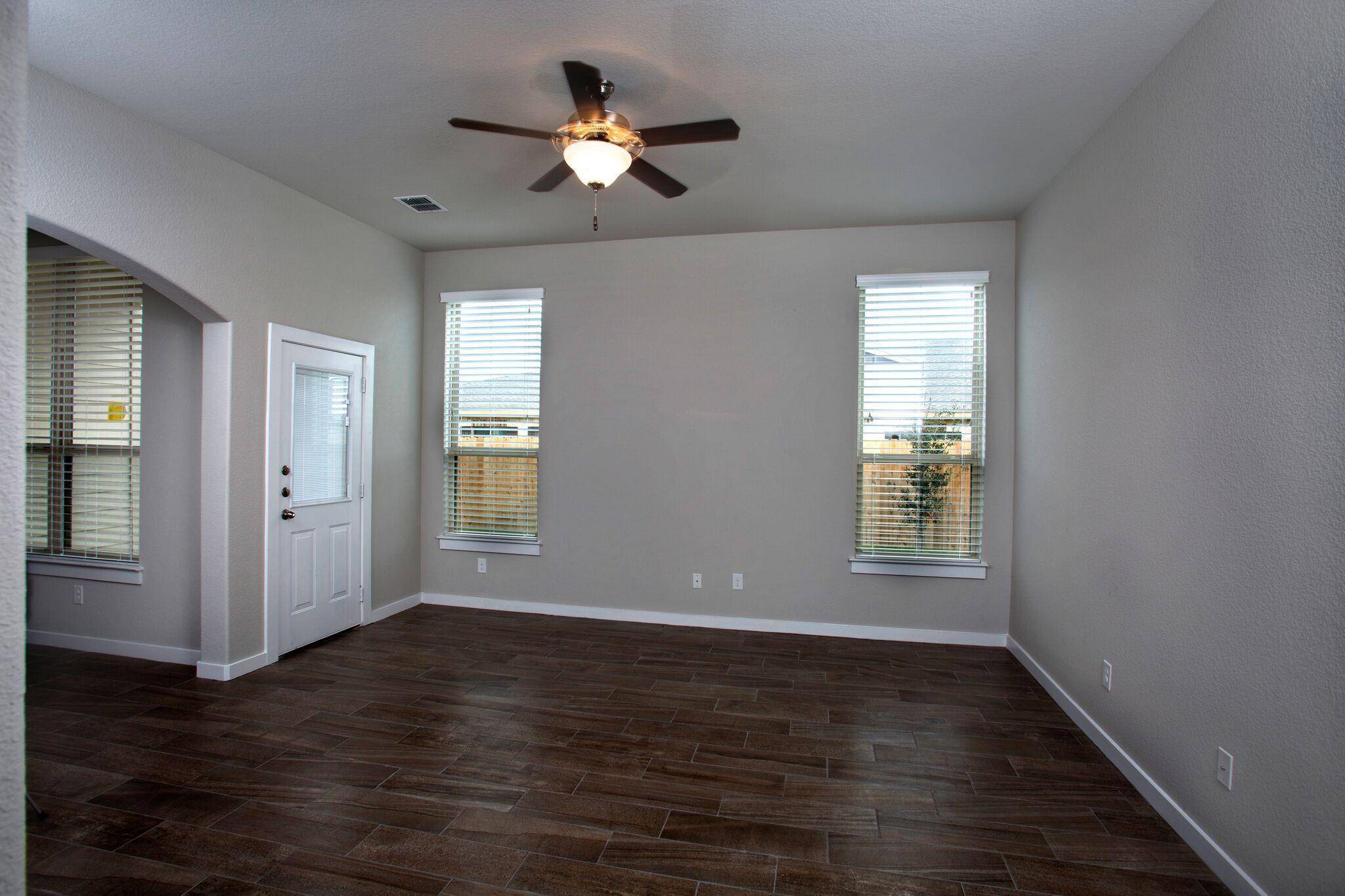 113 Lakeview CT, Kyle, TX 78640