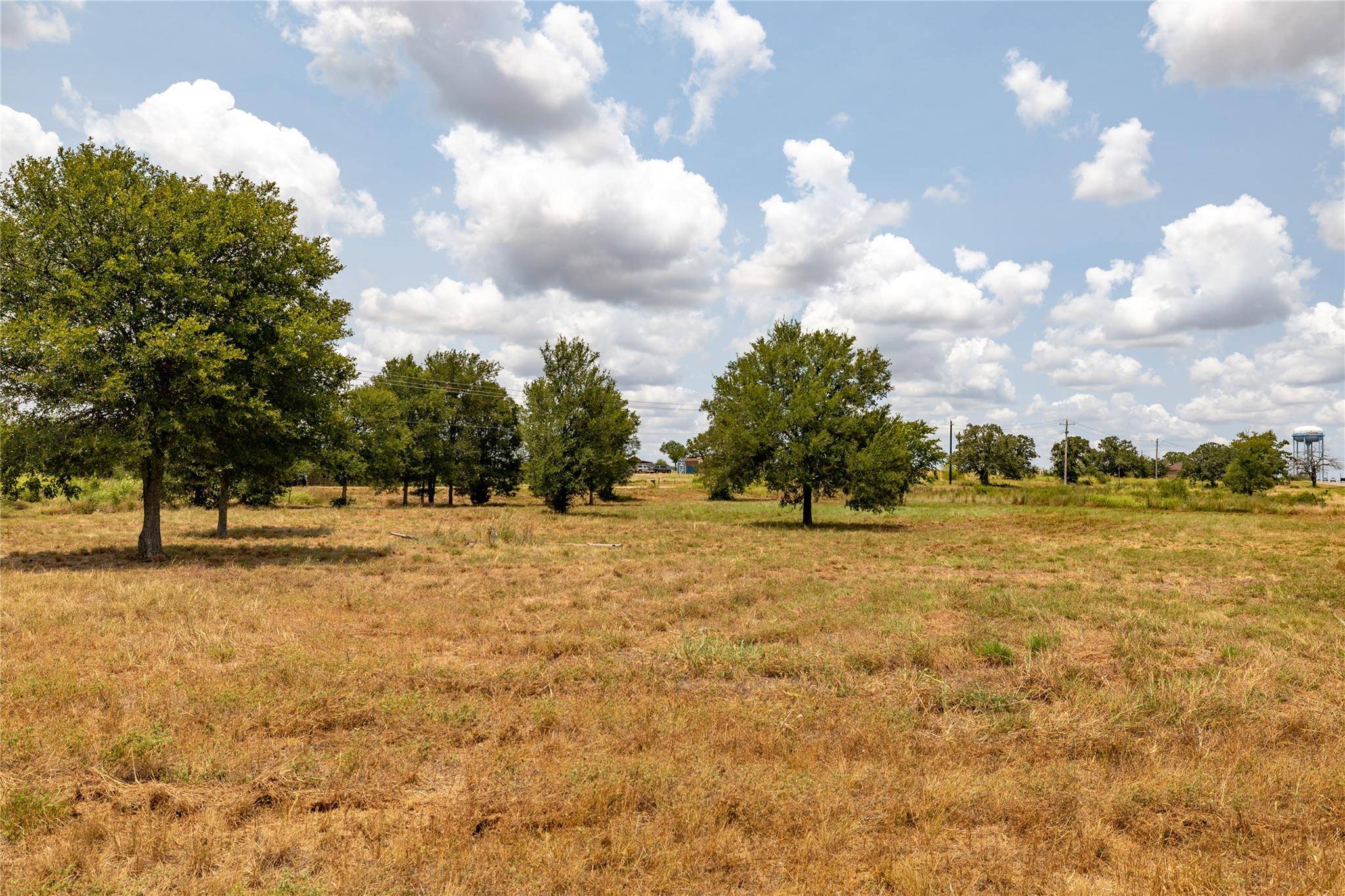 00000 N Magnolia Ave, Luling, TX 78648