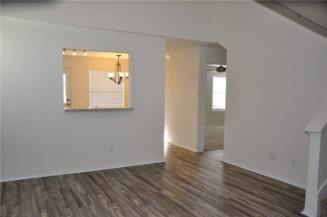 127 Anderson ST, Hutto, TX 78634