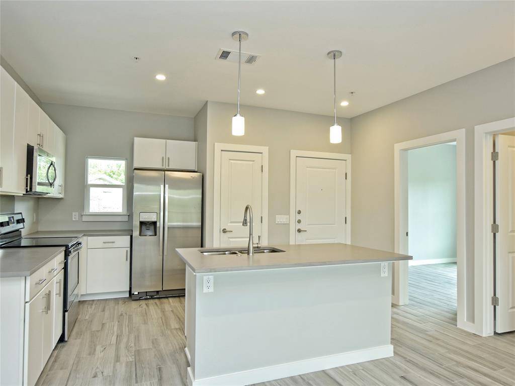 102 Blue Ridge TRL #2, West Lake Hills, TX 78746