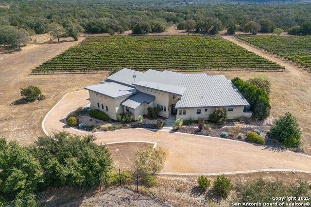 1758 Lincoln Smith Road RD, Round Mountain, TX 78663