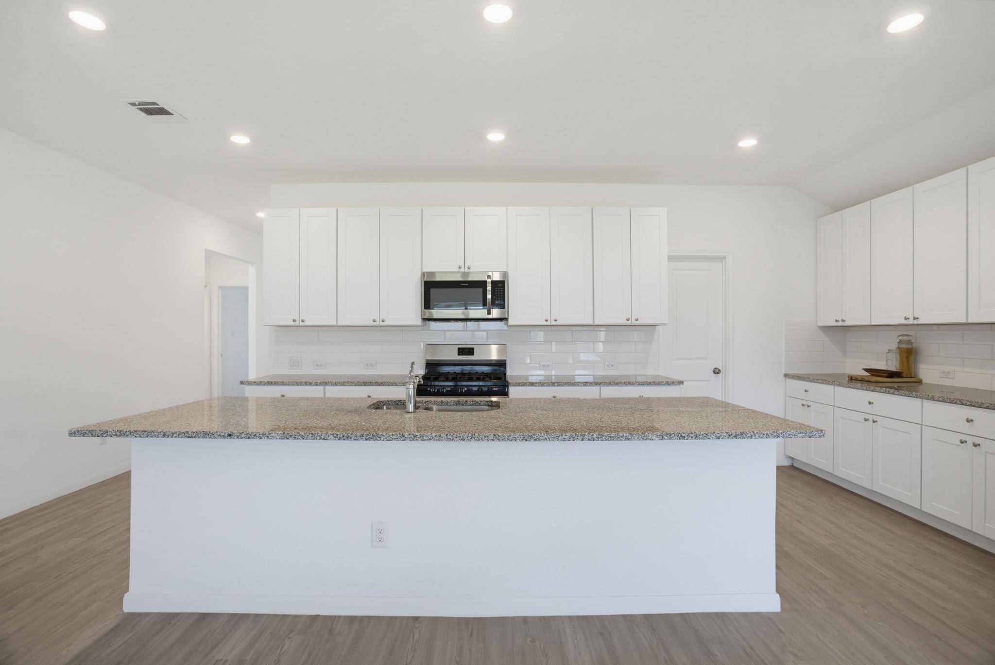 5904 Geronimo WAY, Seguin, TX 78155