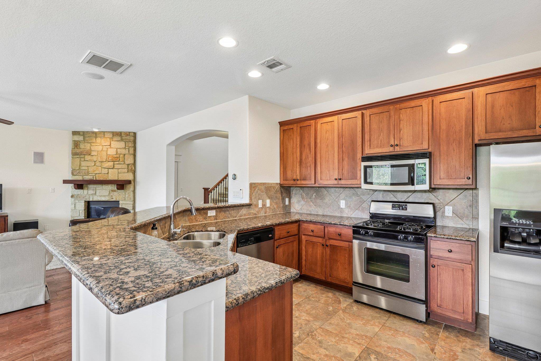 6805 Lantern View DR, Jonestown, TX 78645