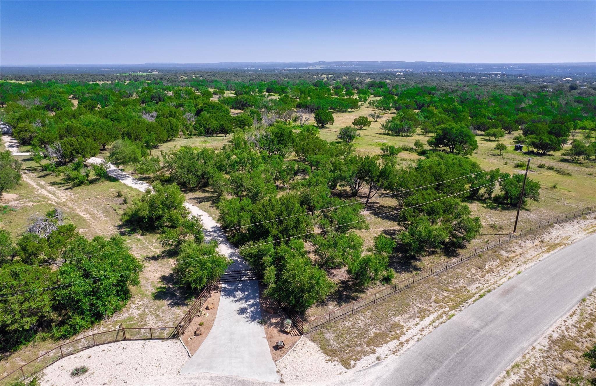 322 Maverick WAY, Briggs, TX 78608