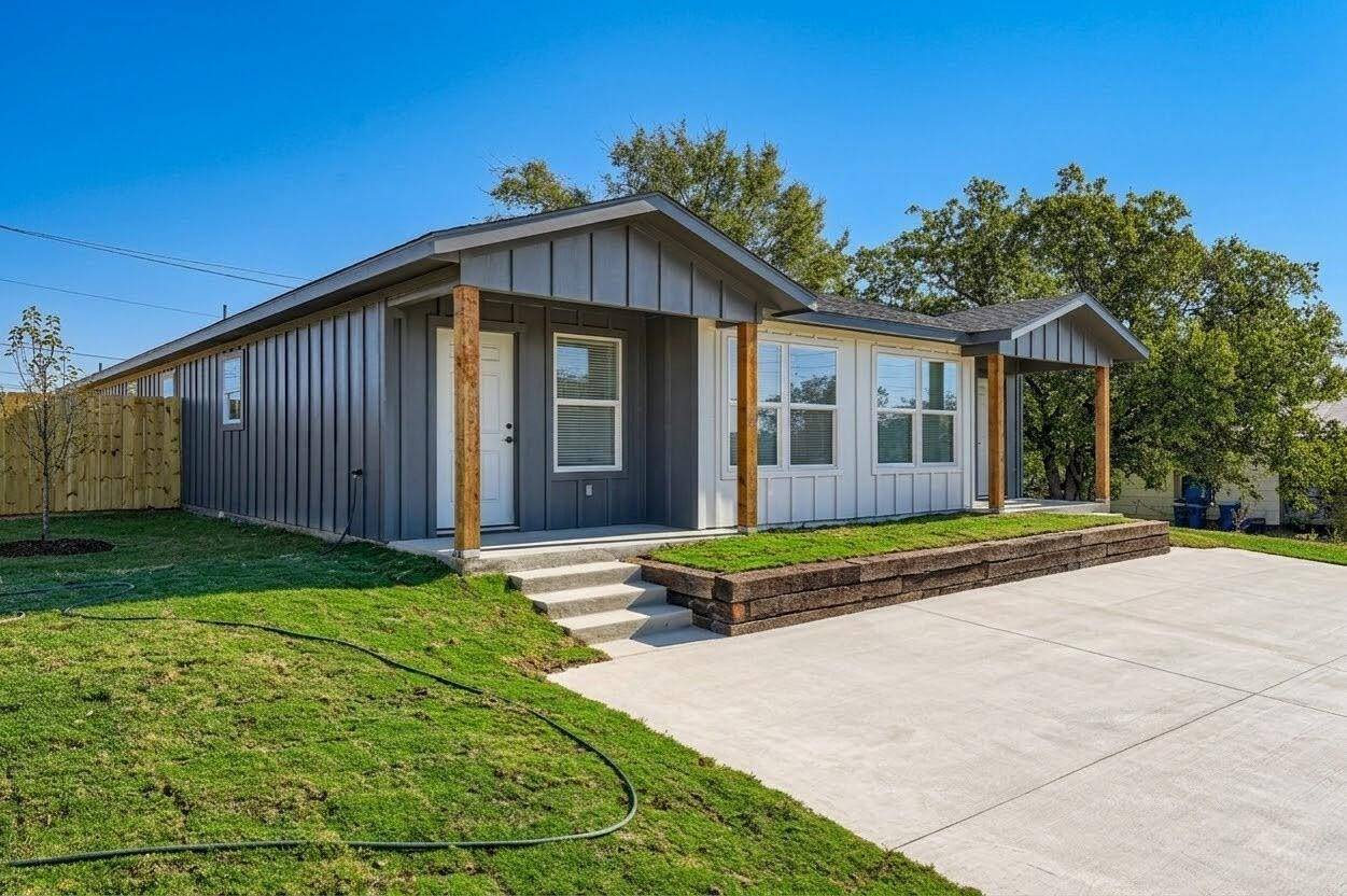 109 Fisher RD #A & B, Elgin, TX 78621
