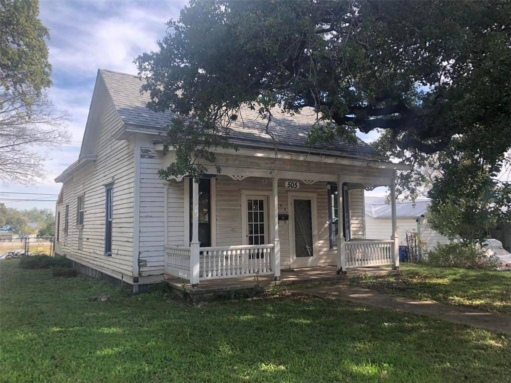 505 N Ridge ST, Lampasas, TX 76550