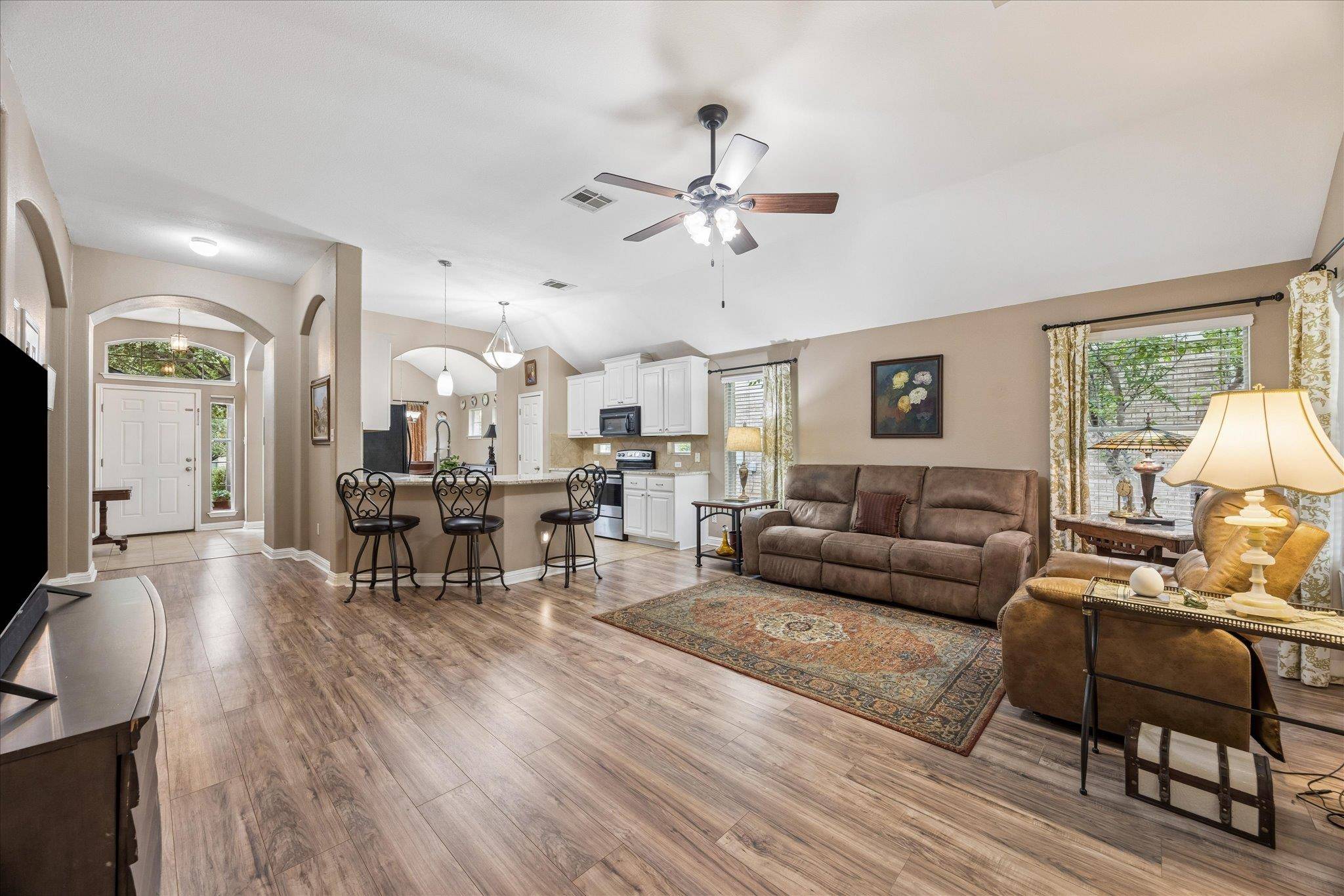 230 Middle Creek CRK, Buda, TX 78610