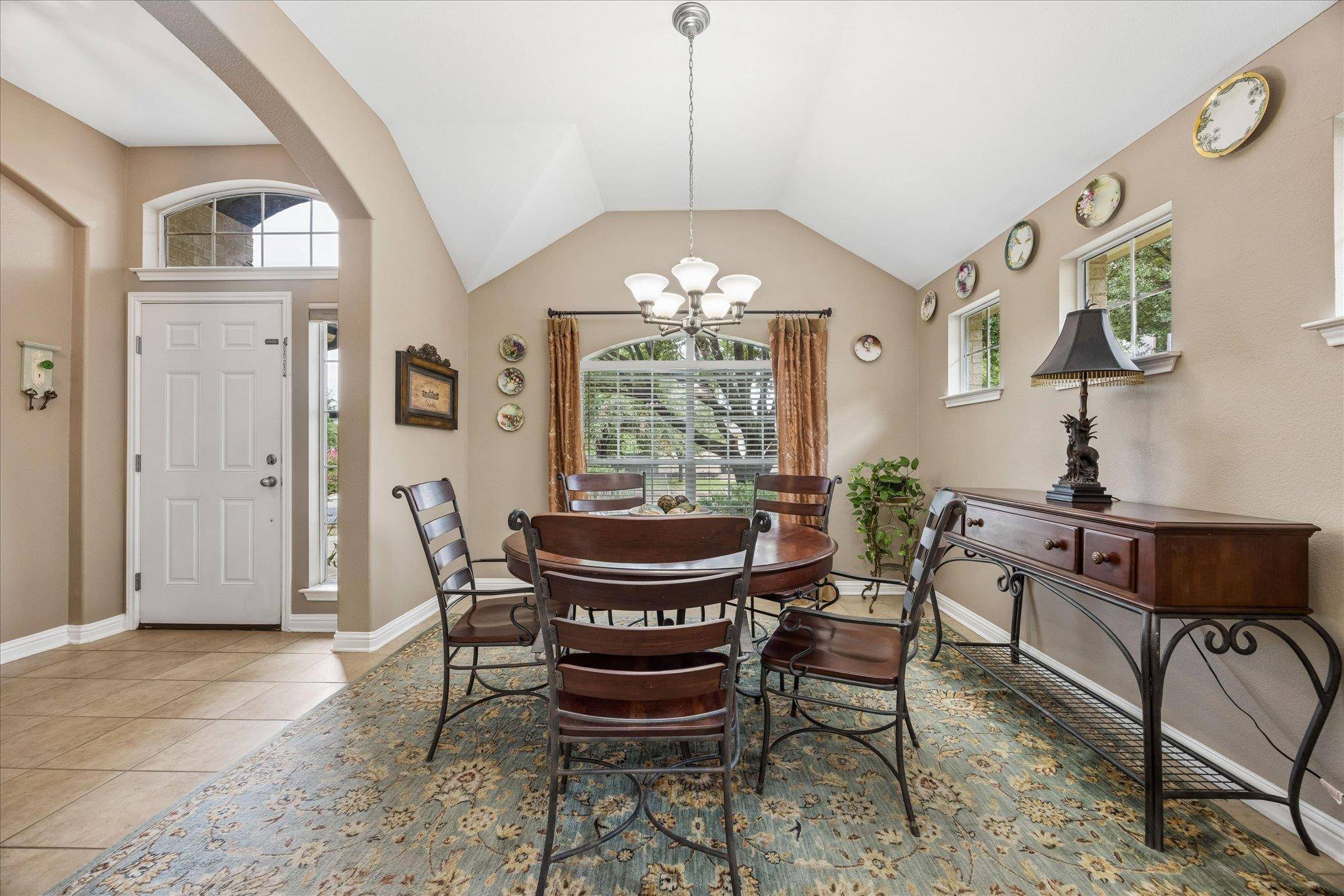 230 Middle Creek CRK, Buda, TX 78610