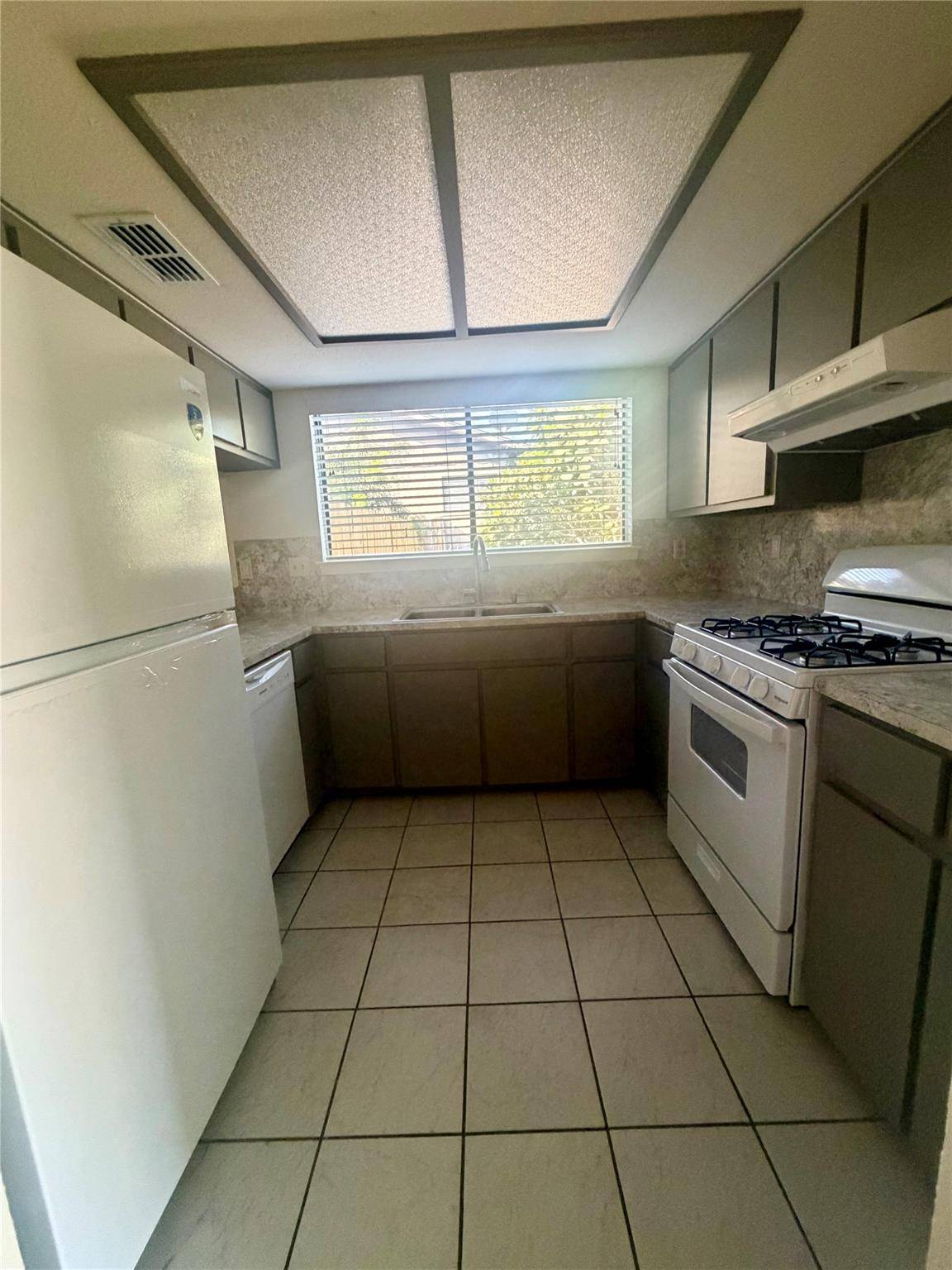 8105 S 1st ST #B, Austin, TX 78748