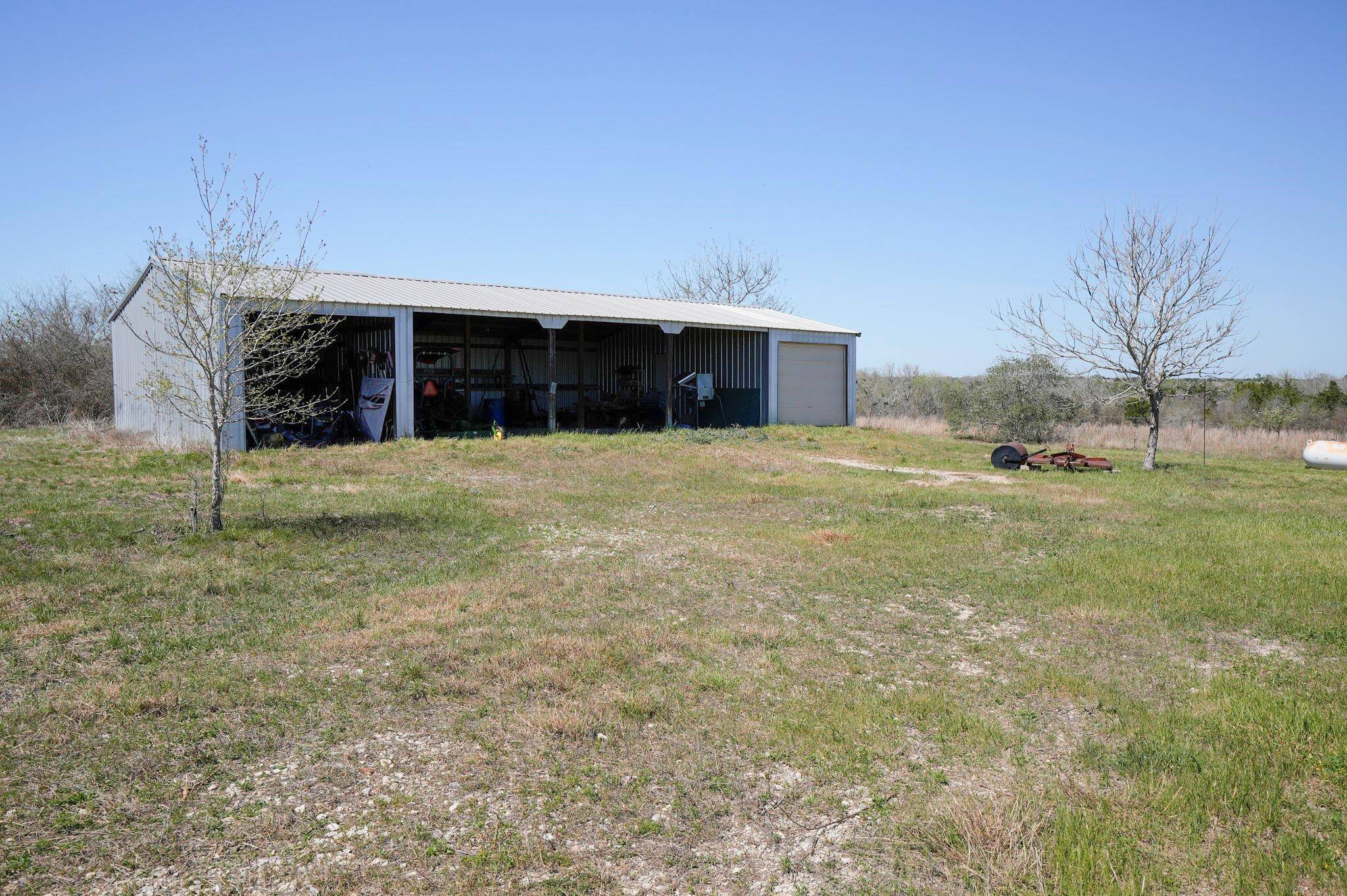 6455 Gebert RD, Schulenburg, TX 78949