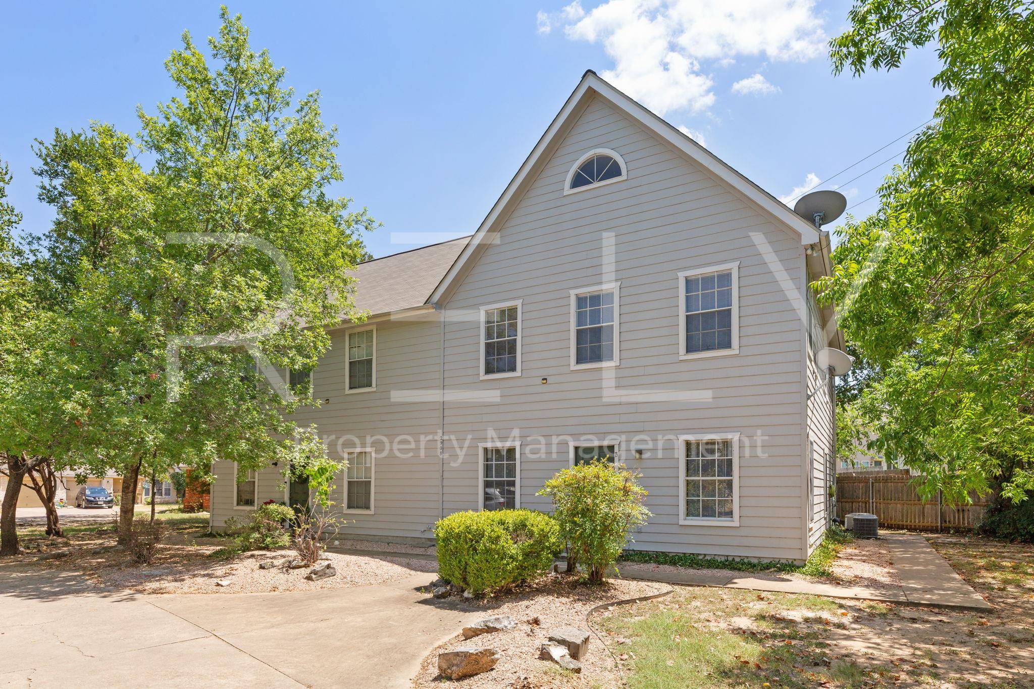 2908 Whisper Oaks Ln #B, Georgetown, TX 78628