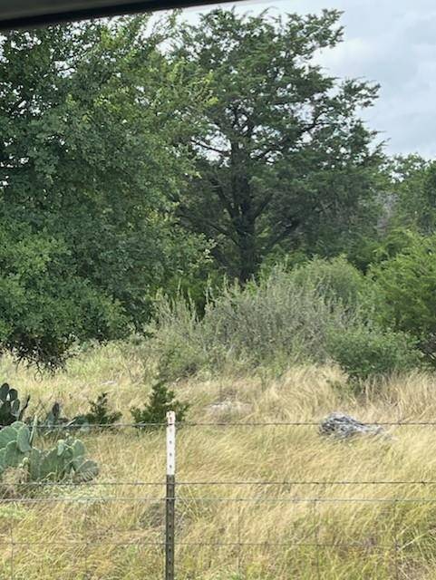 2 Pecan 2 RD, Florence, TX 76527