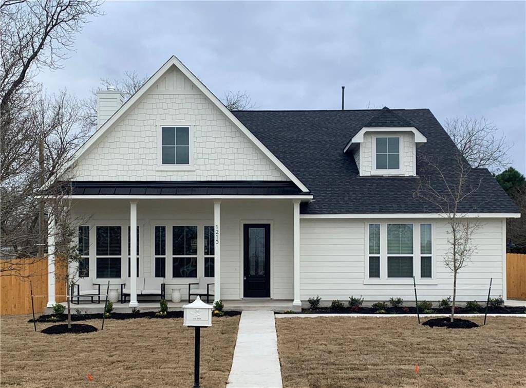 1215 Davis ST, Taylor, TX 76574