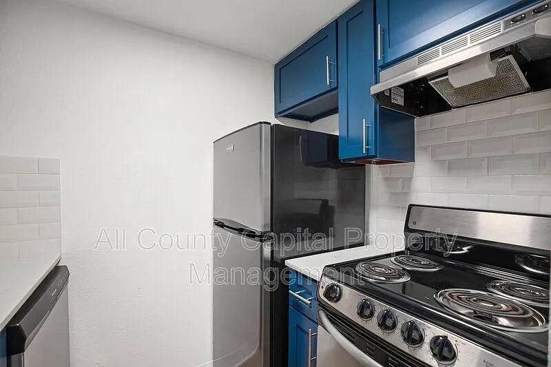 502 W 35th ST #203, Austin, TX 78705