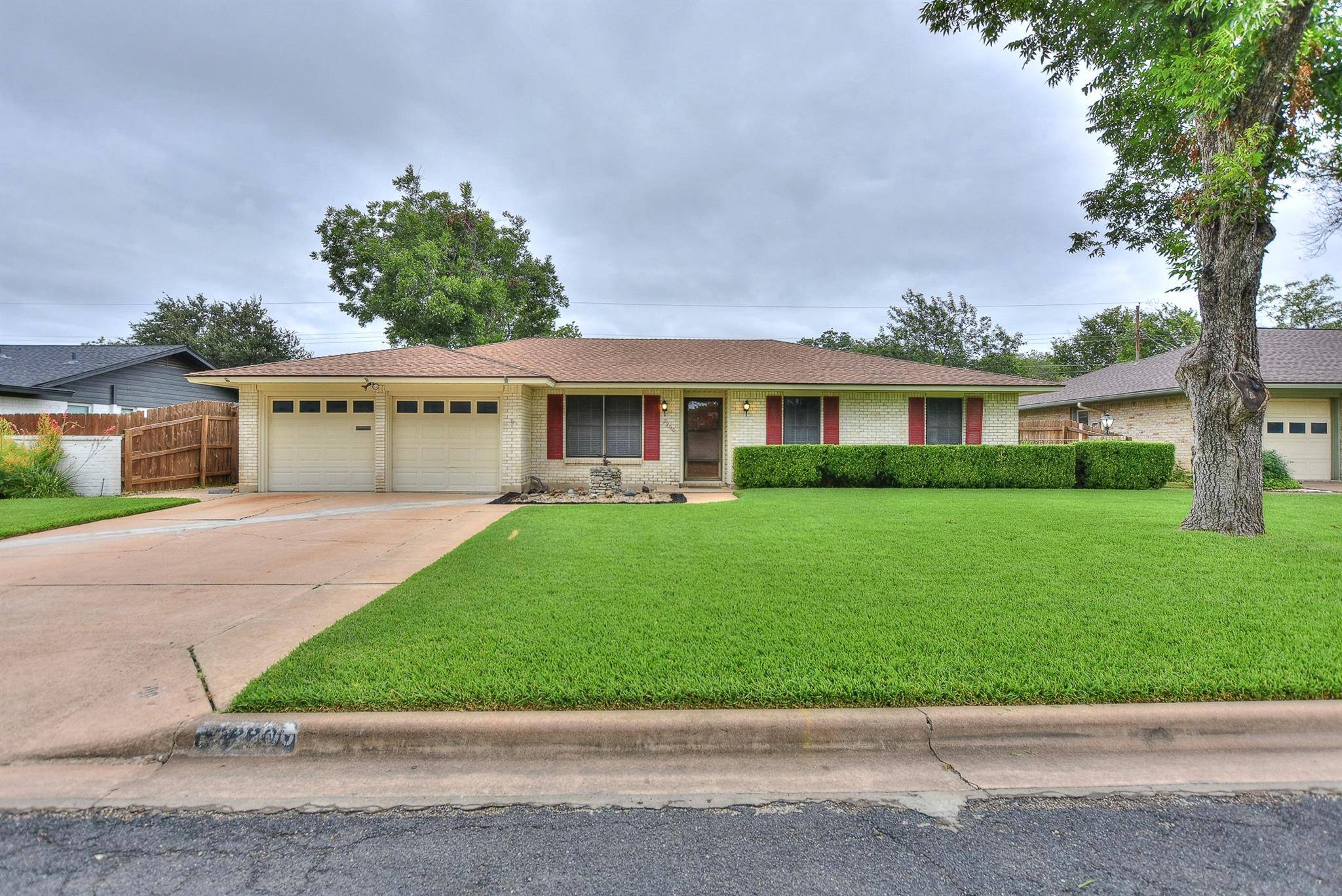 2200 Kenbridge DR, Austin, TX 78757