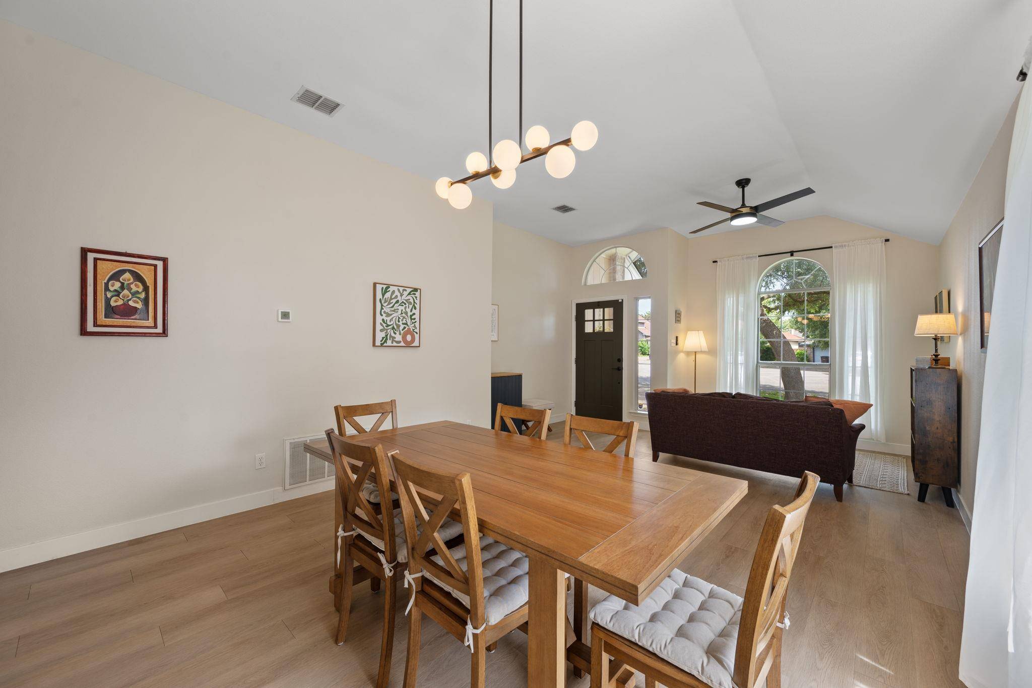 2105 Yaupon HOLW, Round Rock, TX 78664