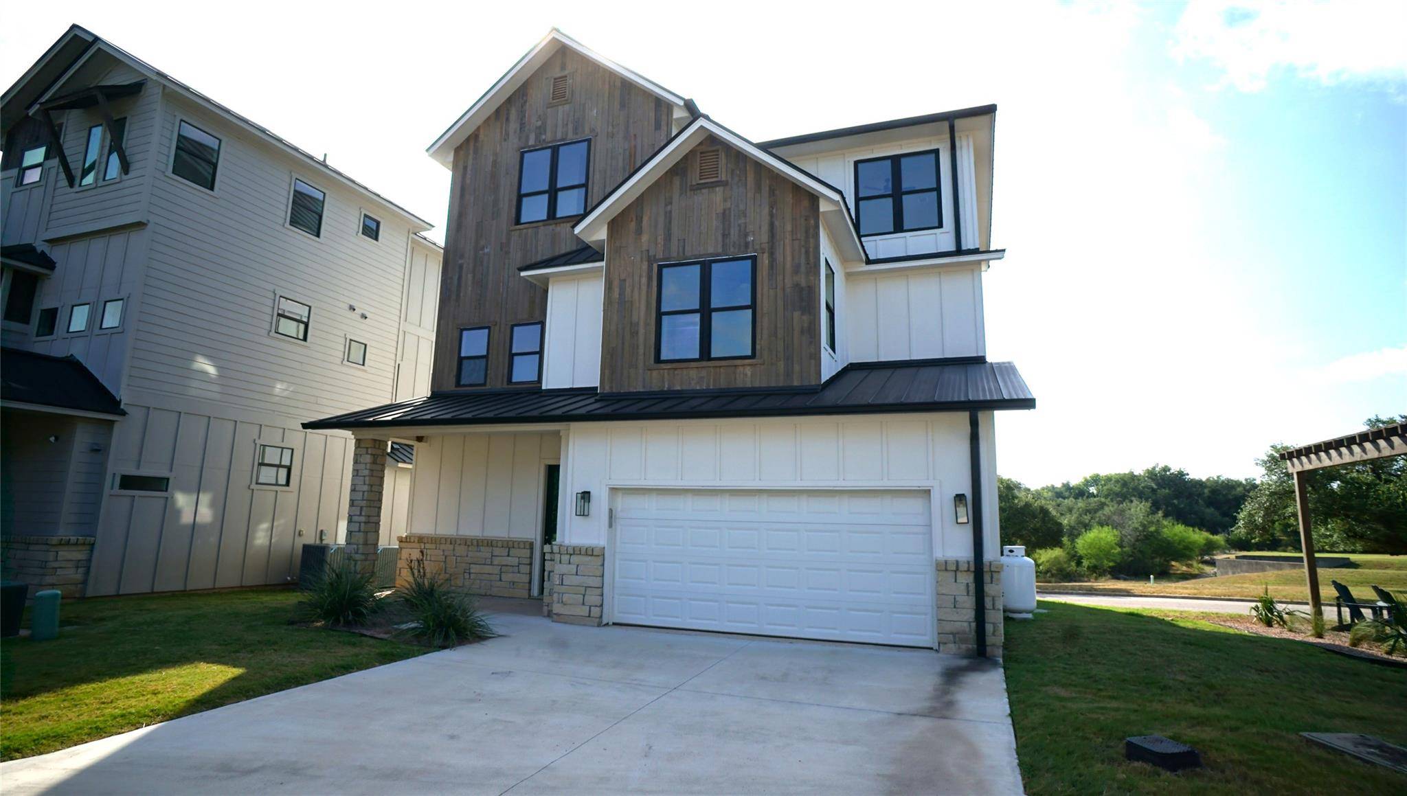 2401 Bruin DR #60, Spicewood, TX 78669