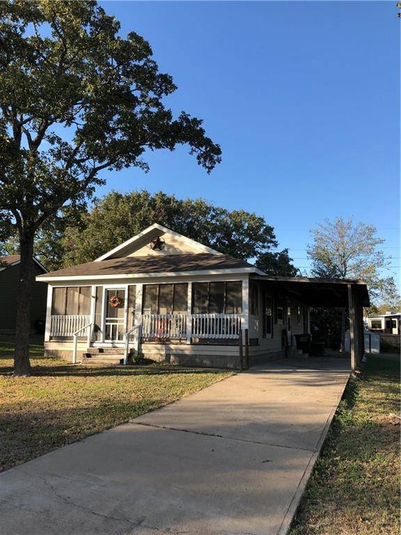 263 Oakbend LN, Giddings, TX 78942