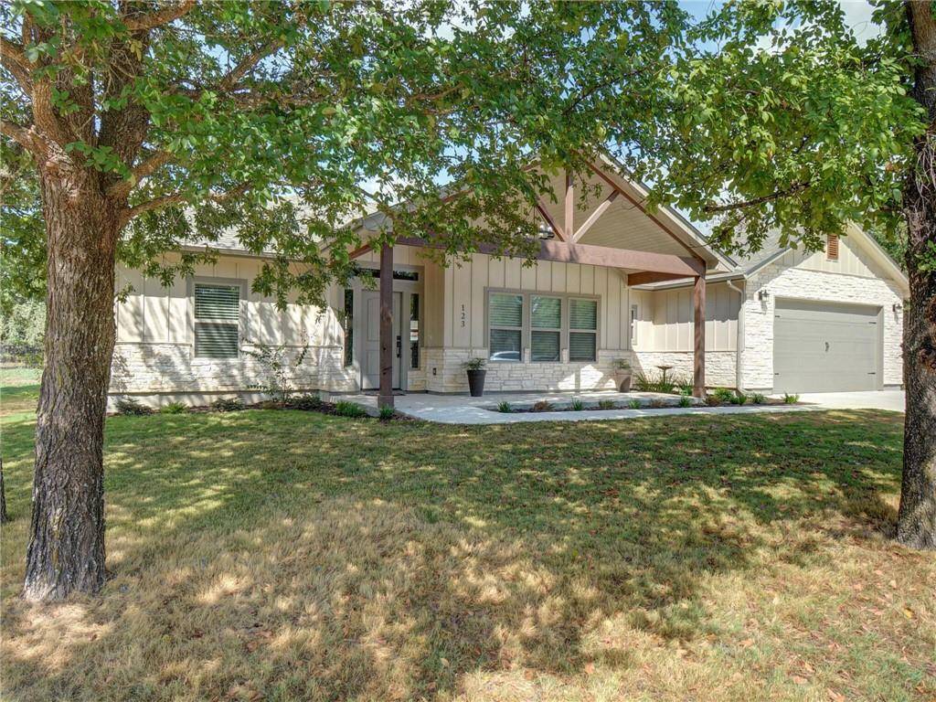 123 W Kikipua LN, Bastrop, TX 78602
