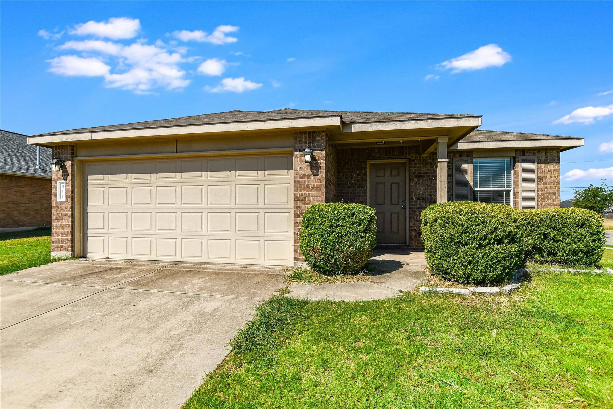 811 Encinita DR, Leander, TX 78641