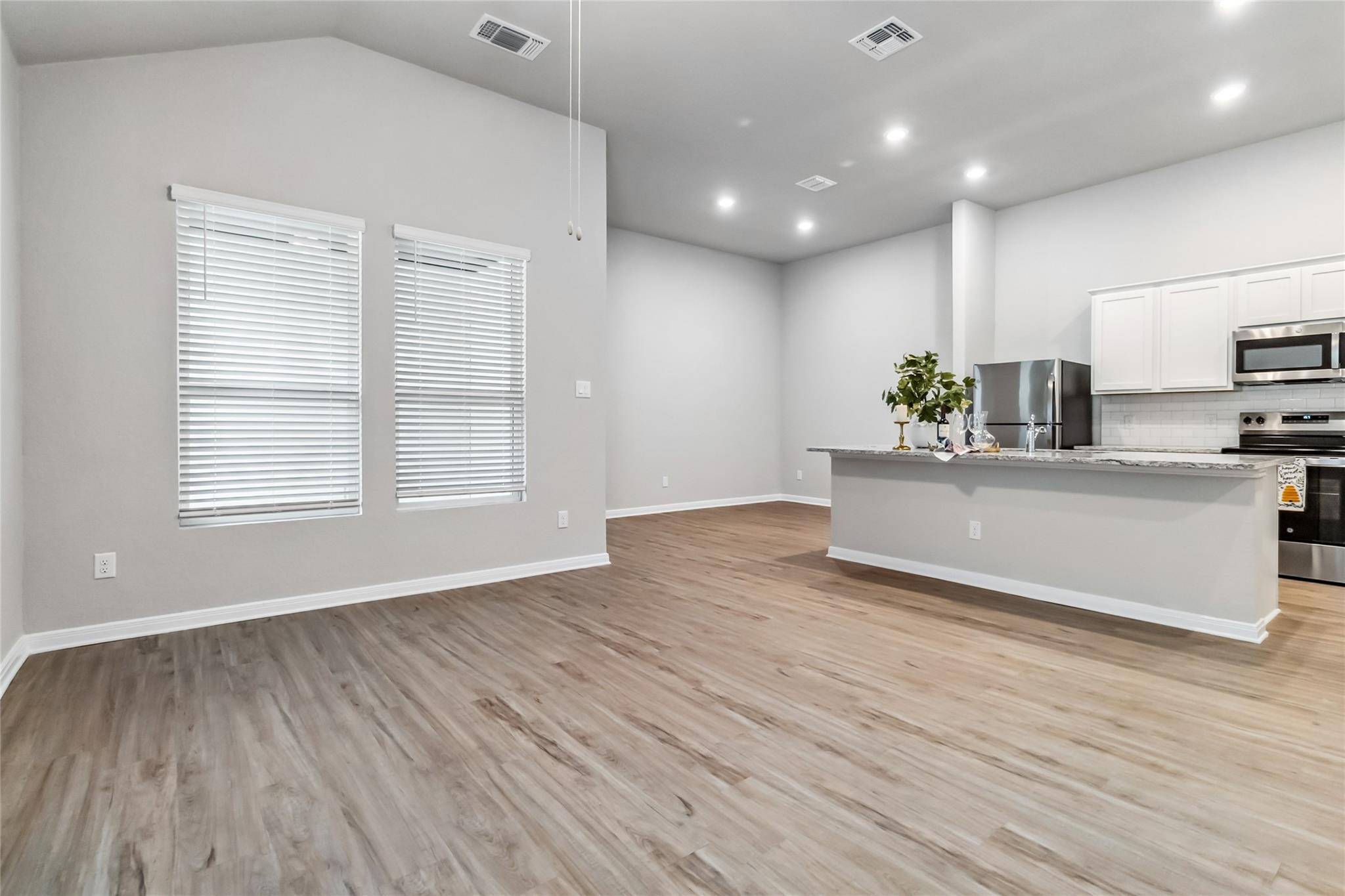 101 Gunner RD, Buda, TX 78610