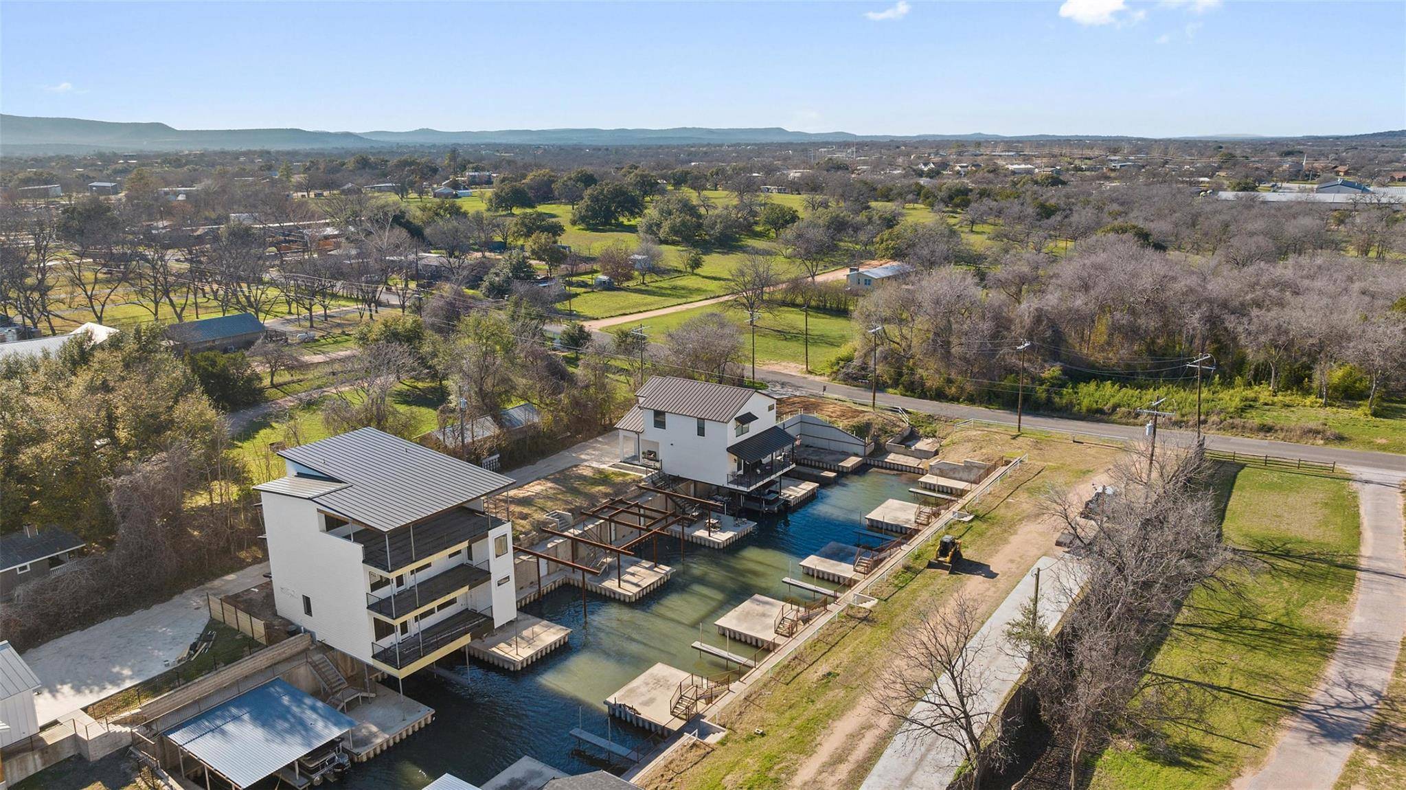 942 Euel Moore DR, Kingsland, TX 78639
