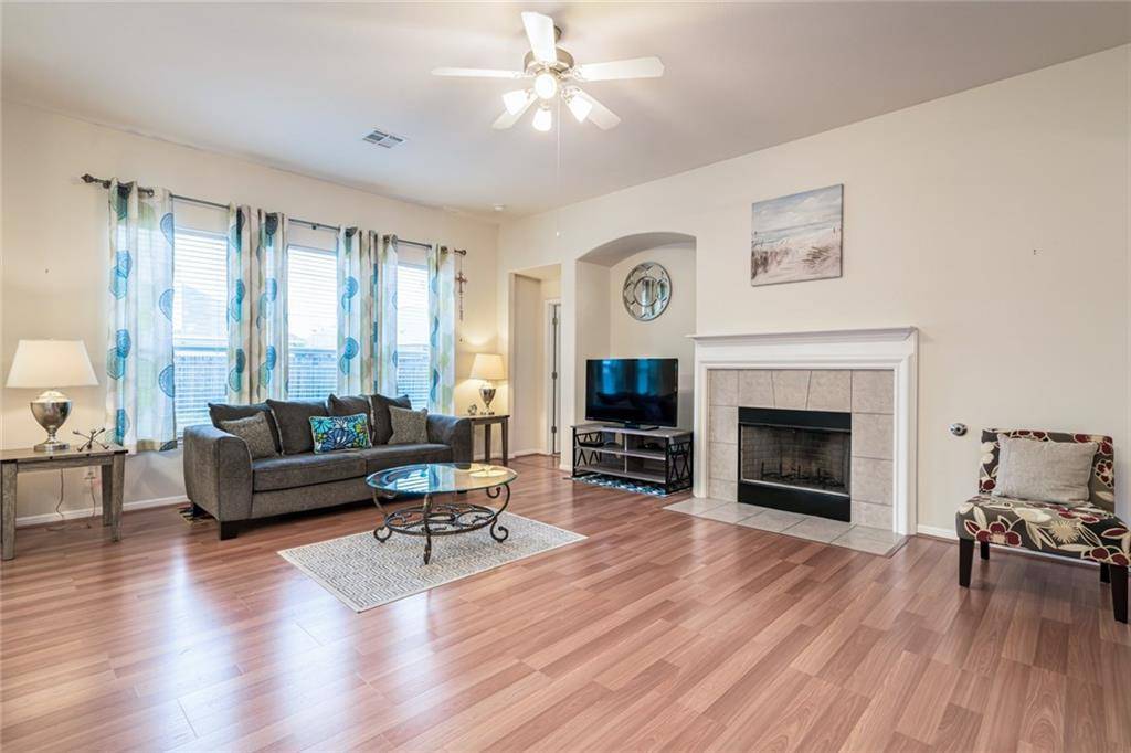 1202 Utopia LN, Hutto, TX 78634