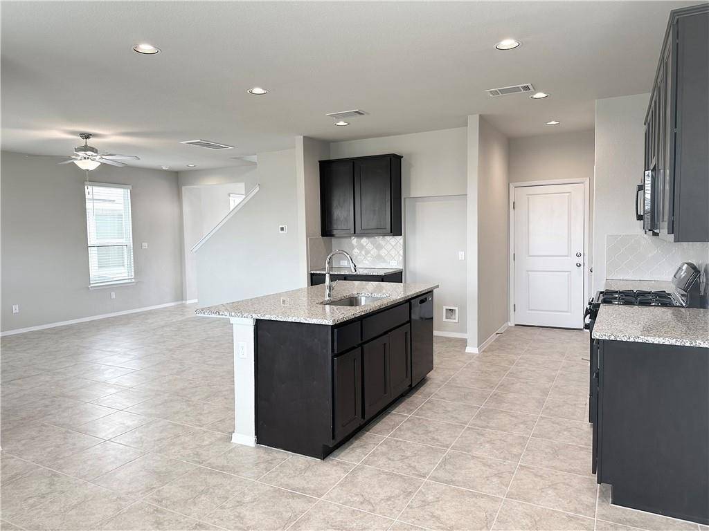 195 Living Reef DR, Maxwell, TX 78656