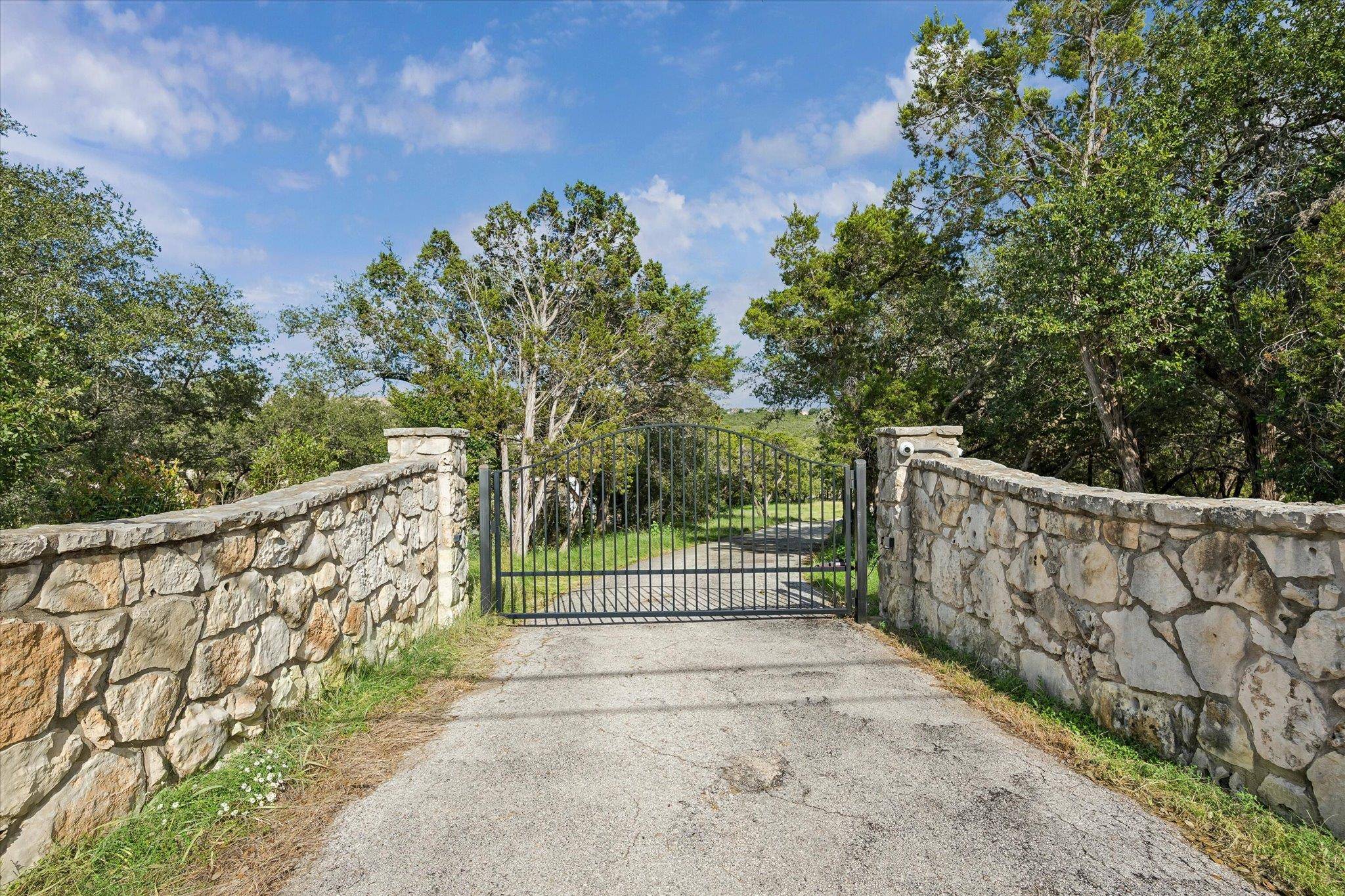 Address not disclosed, Spicewood, TX 78669