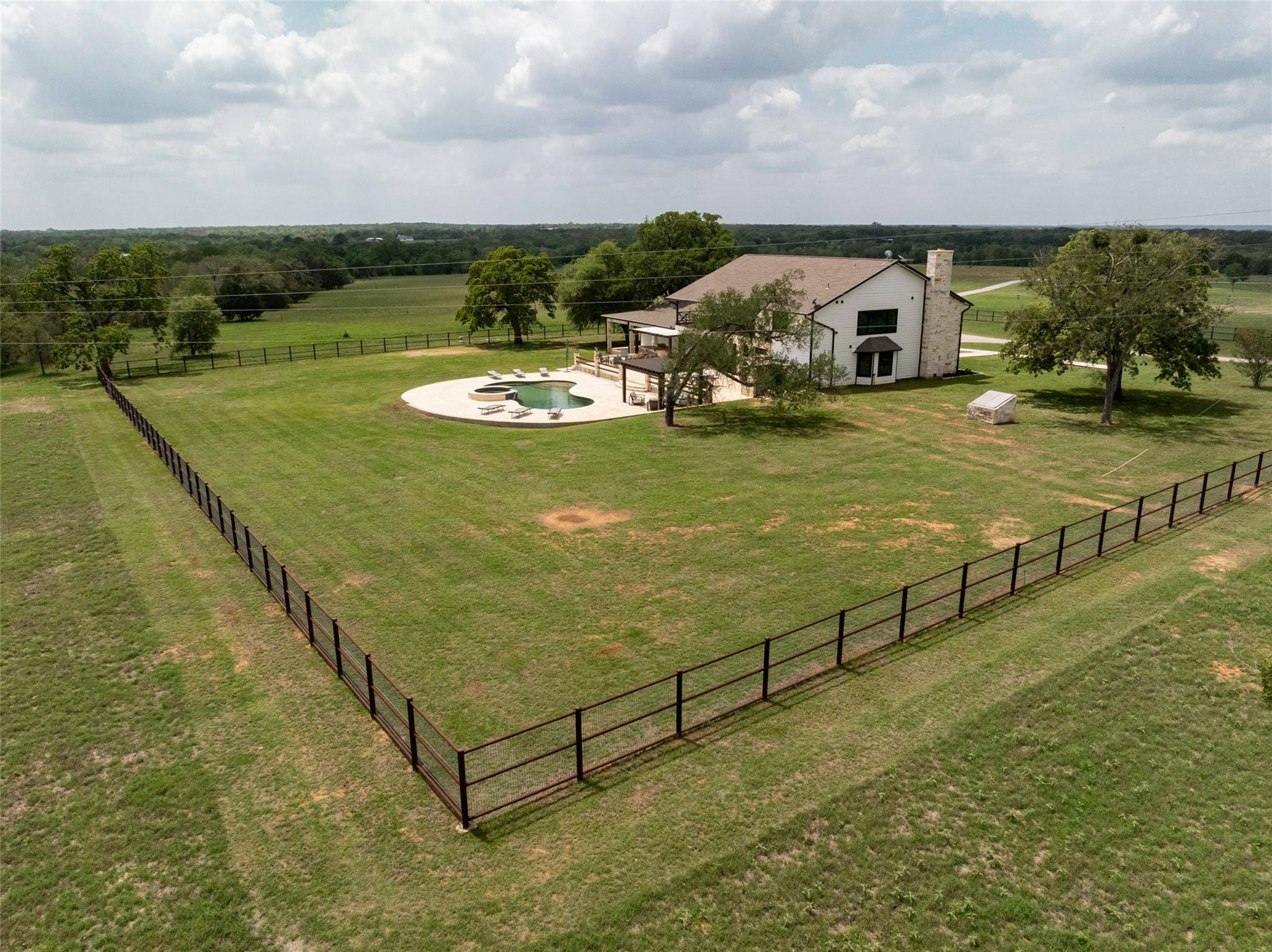 191 N Cedar Creek DR, Cedar Creek, TX 78612