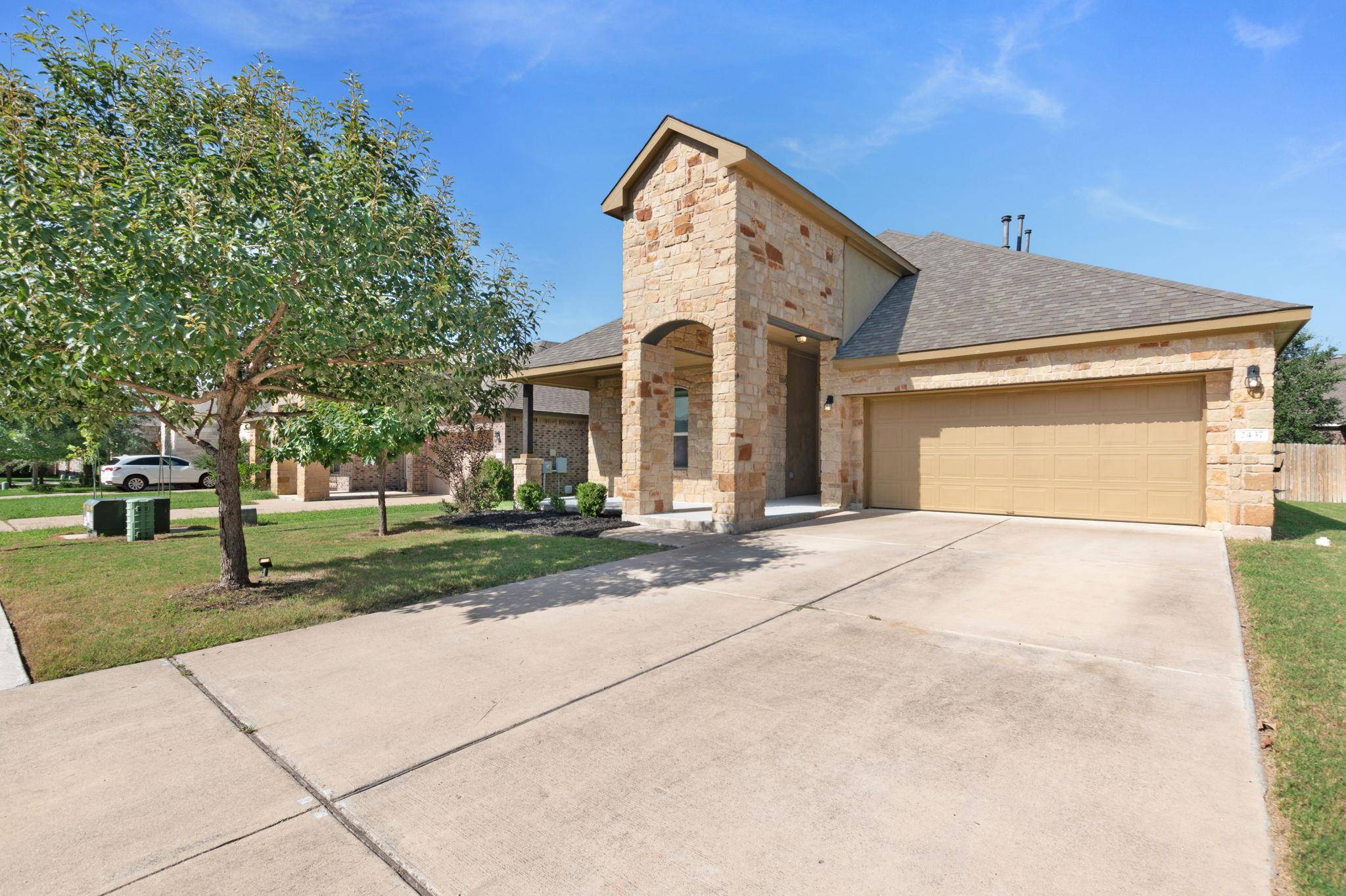 2437 Lyla LN, Leander, TX 78641