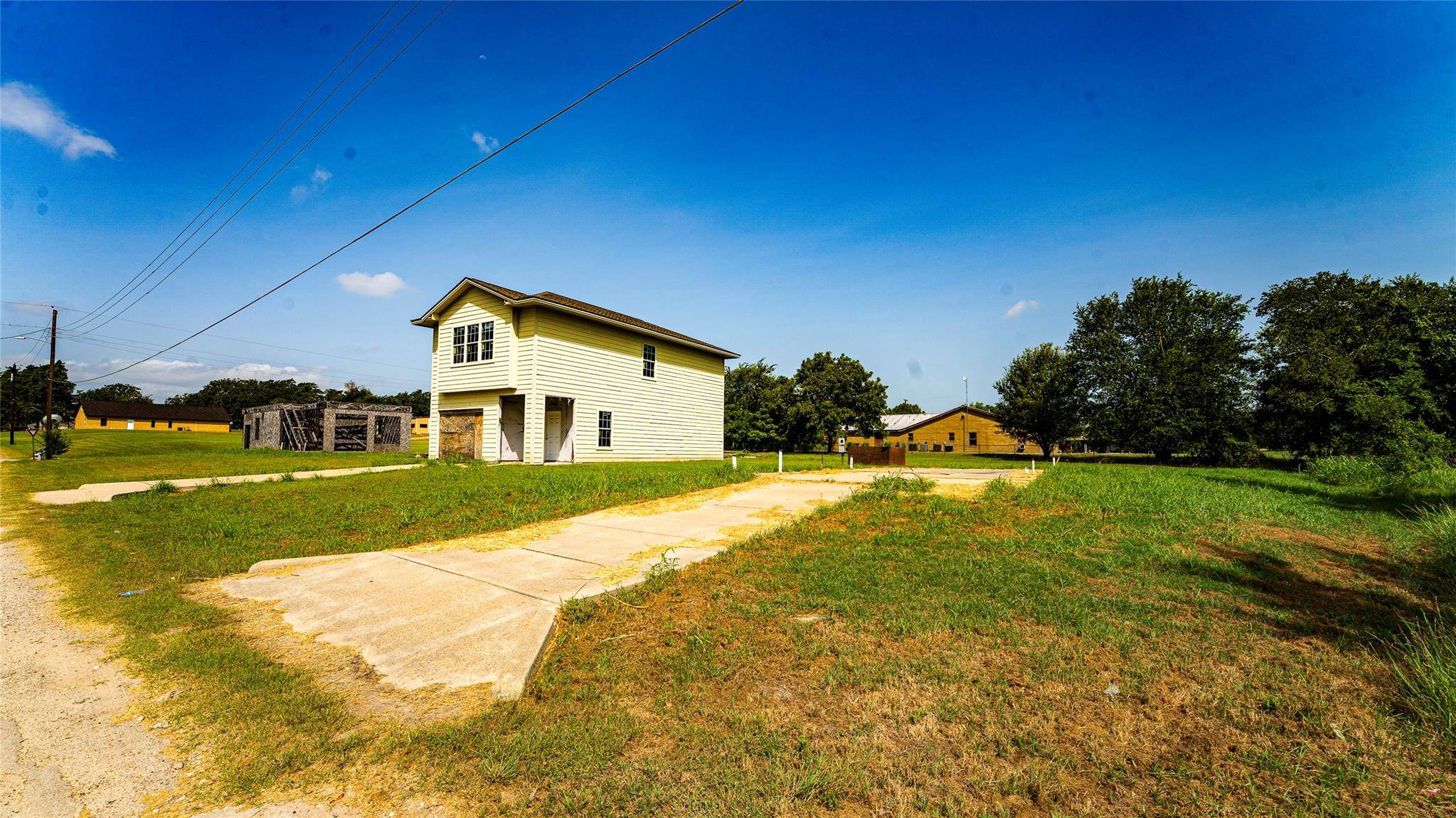 213 E 4th ST, Rockdale, TX 76567