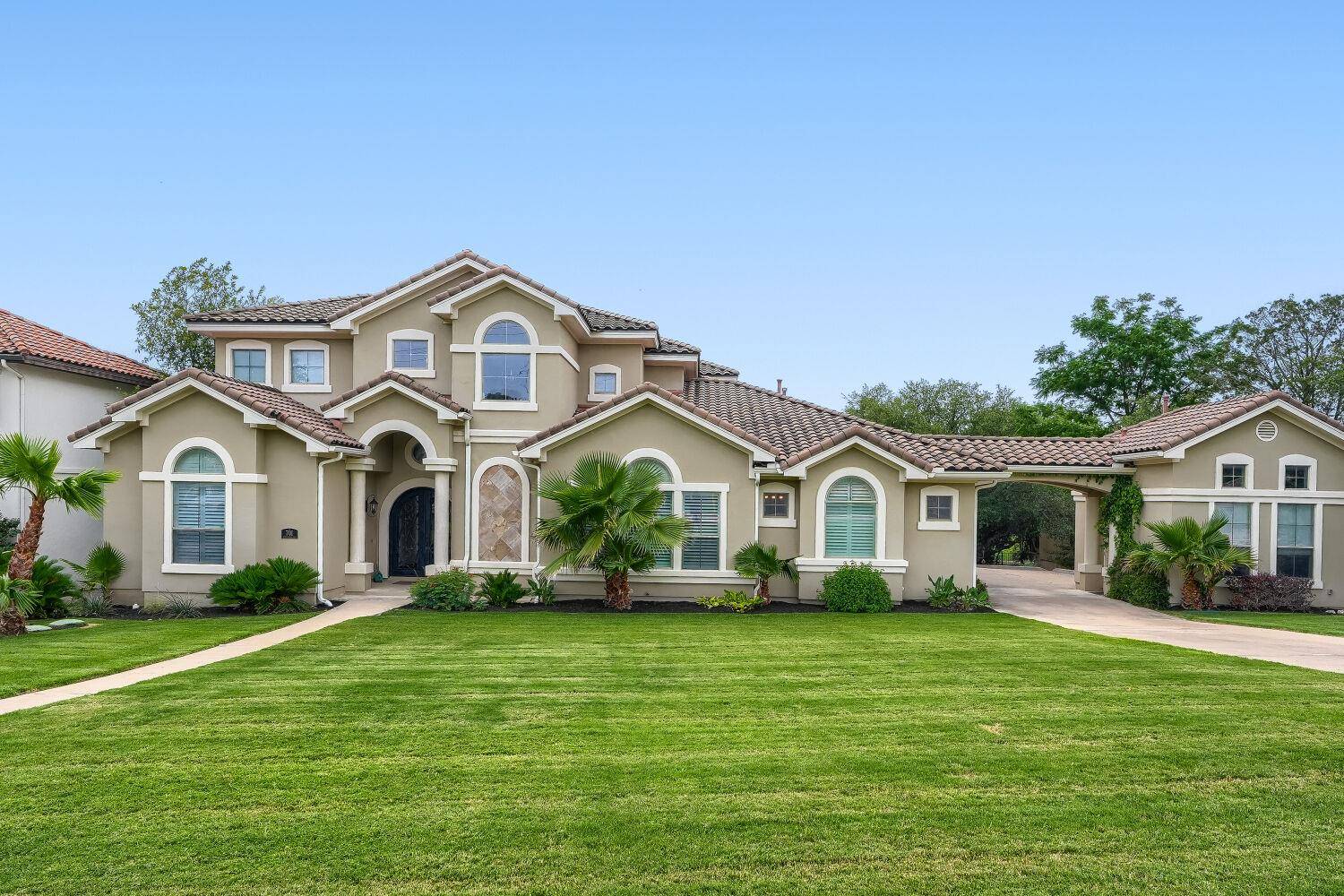 701 Hurst Creek RD, Lakeway, TX 78734