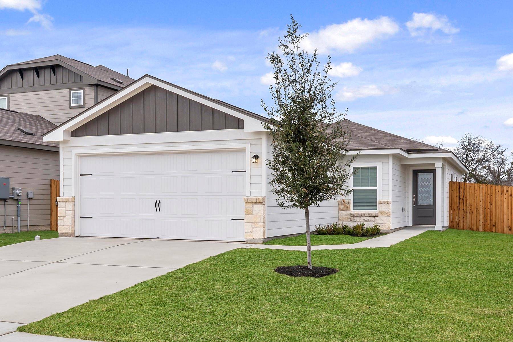 129 Paradise Canyon DR, Jarrell, TX 76537