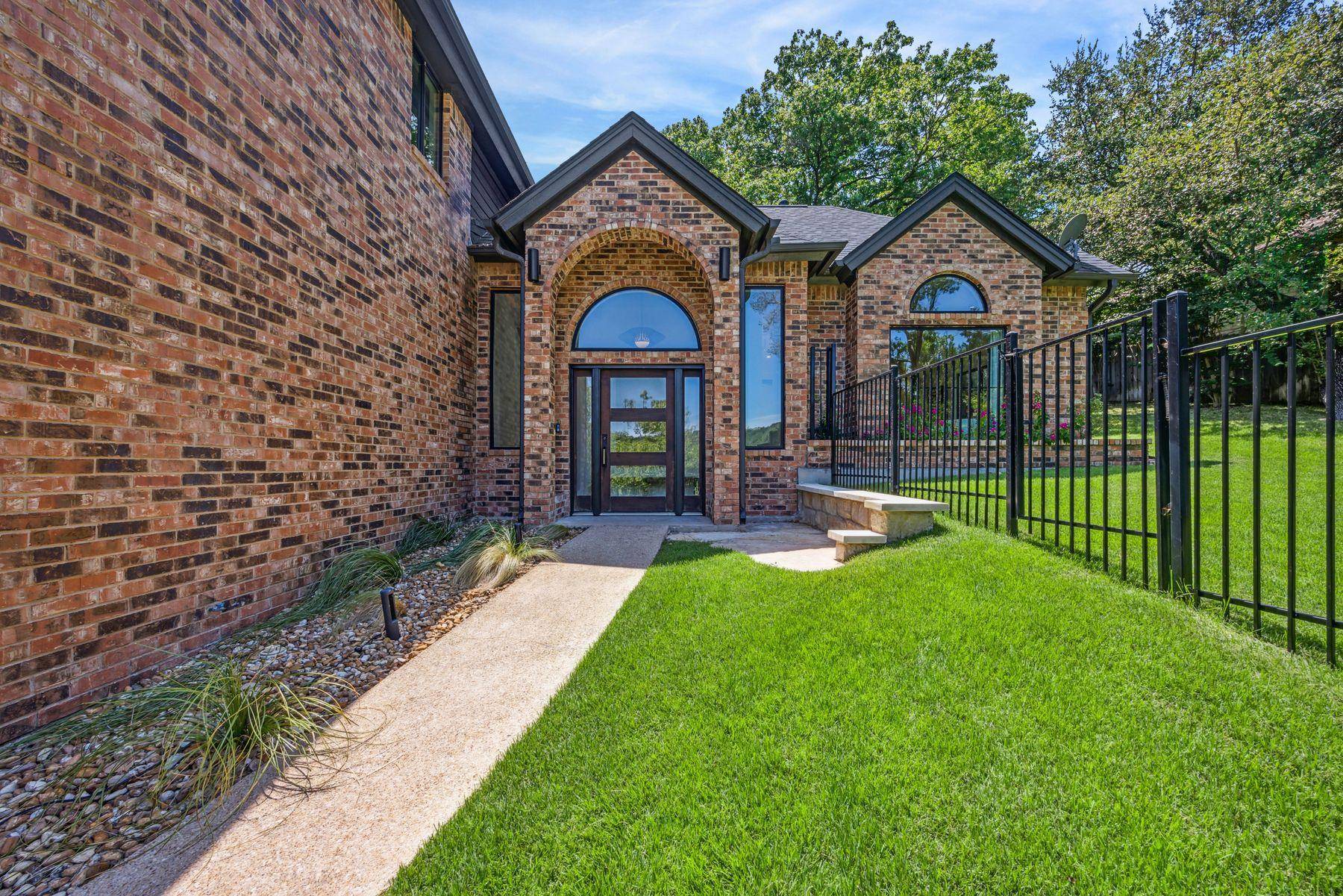 3911 Dry Creek DR, Austin, TX 78731