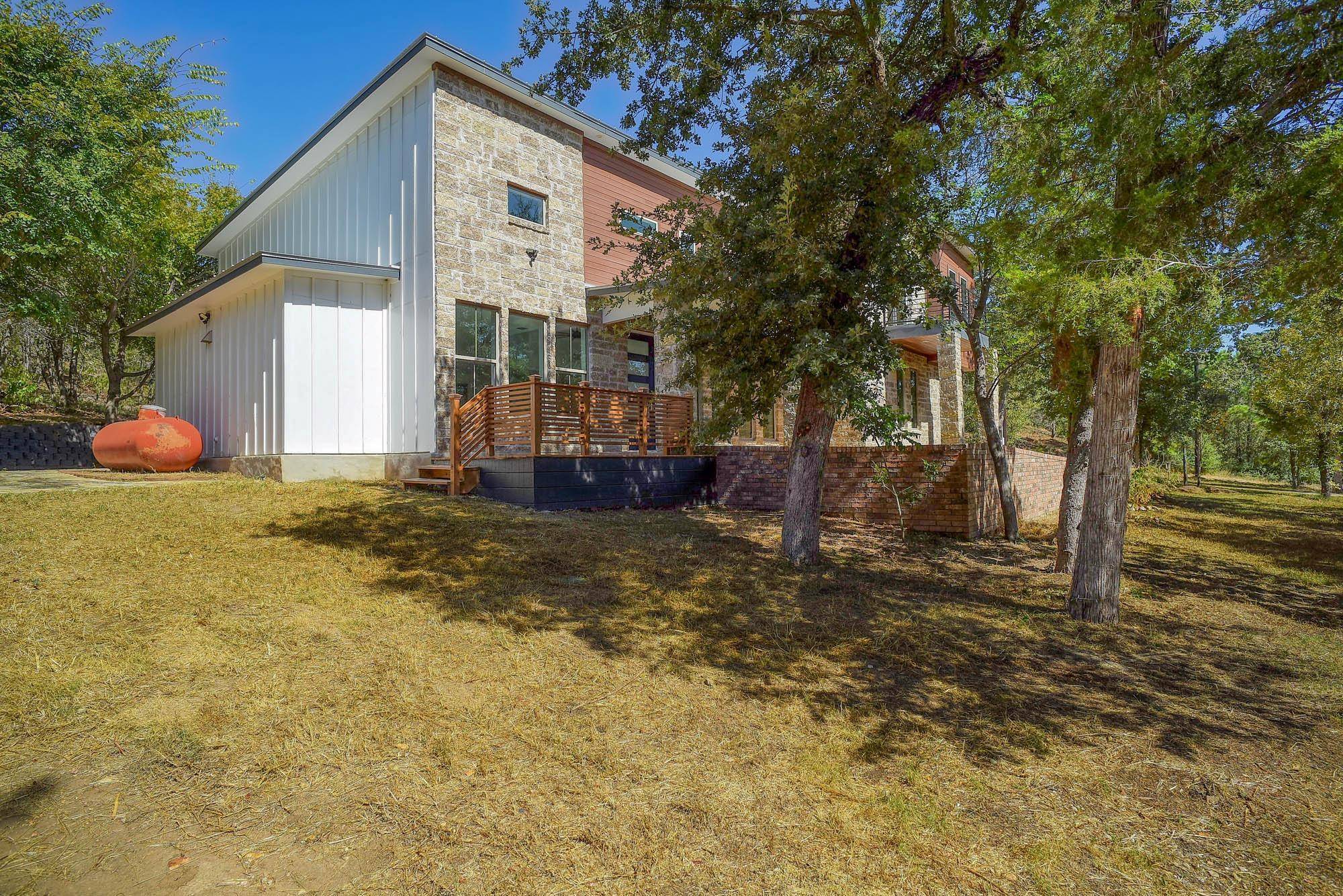 316 Tall Forest DR, Bastrop, TX 78602