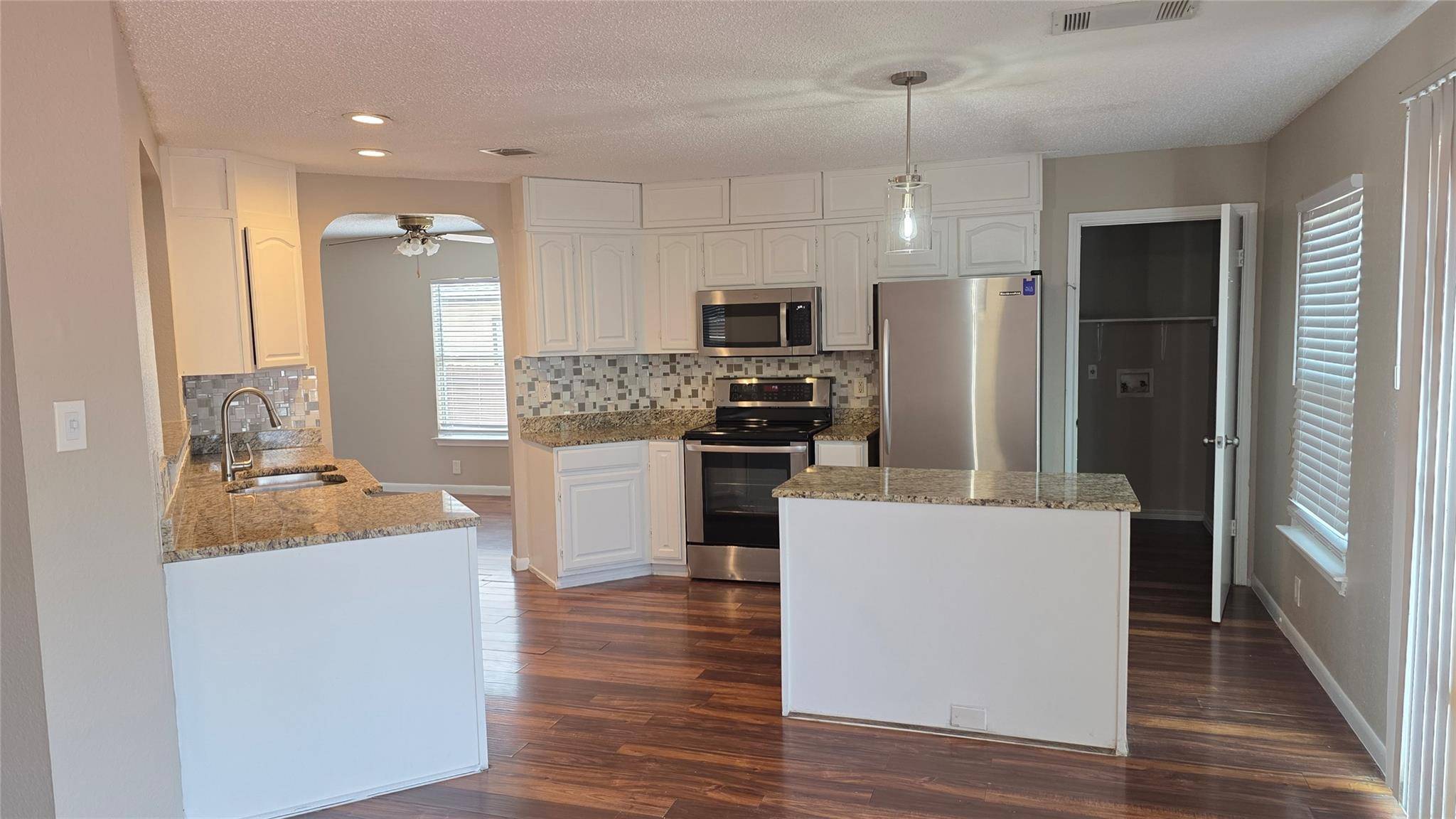 3246 Elizabeth Anne LN, Round Rock, TX 78664