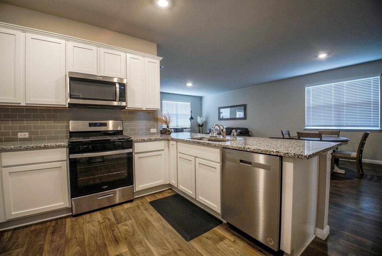 102 Rainmaker CV, Bastrop, TX 78602