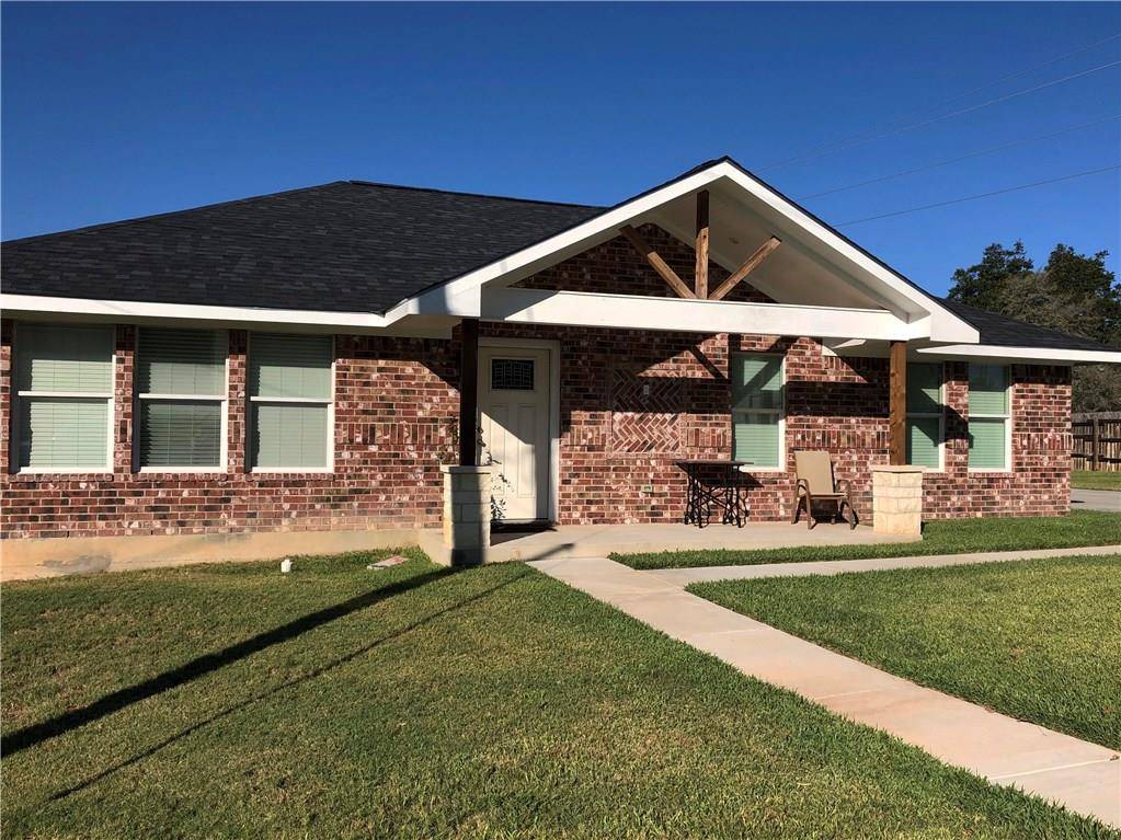 591 Sunrise Ave, Giddings, TX 78942