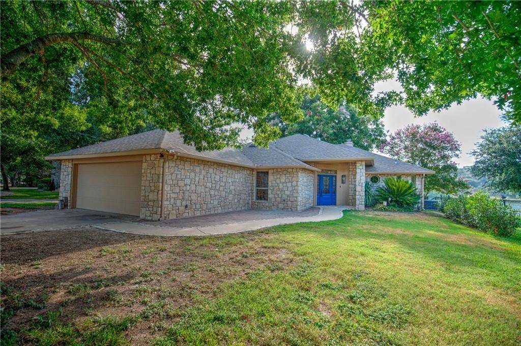 1303 Lakeshore DR, Marble Falls, TX 78654