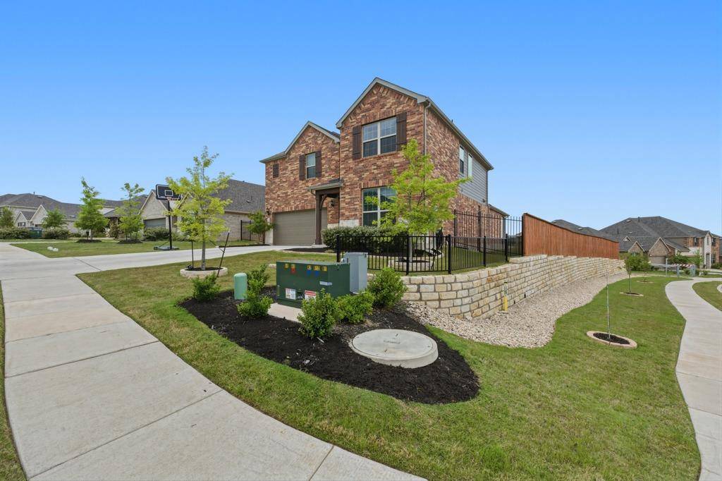 6700 Cliff Rose DR, Spicewood, TX 78669