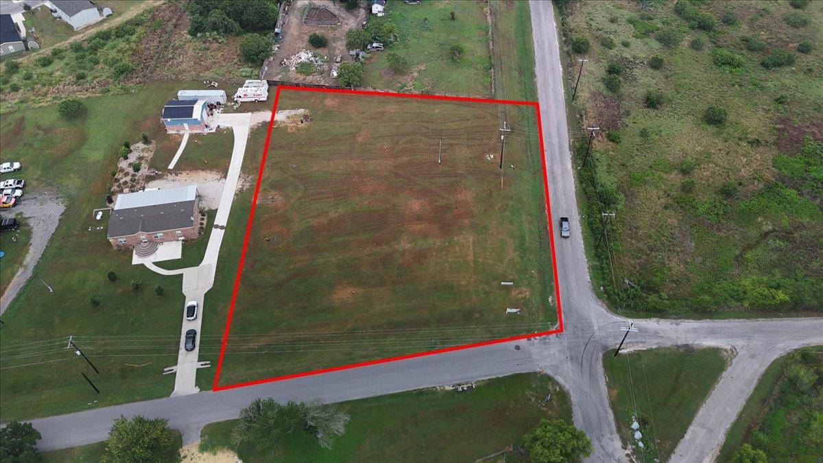 2 S Plum Creek RD, Kyle, TX 78640