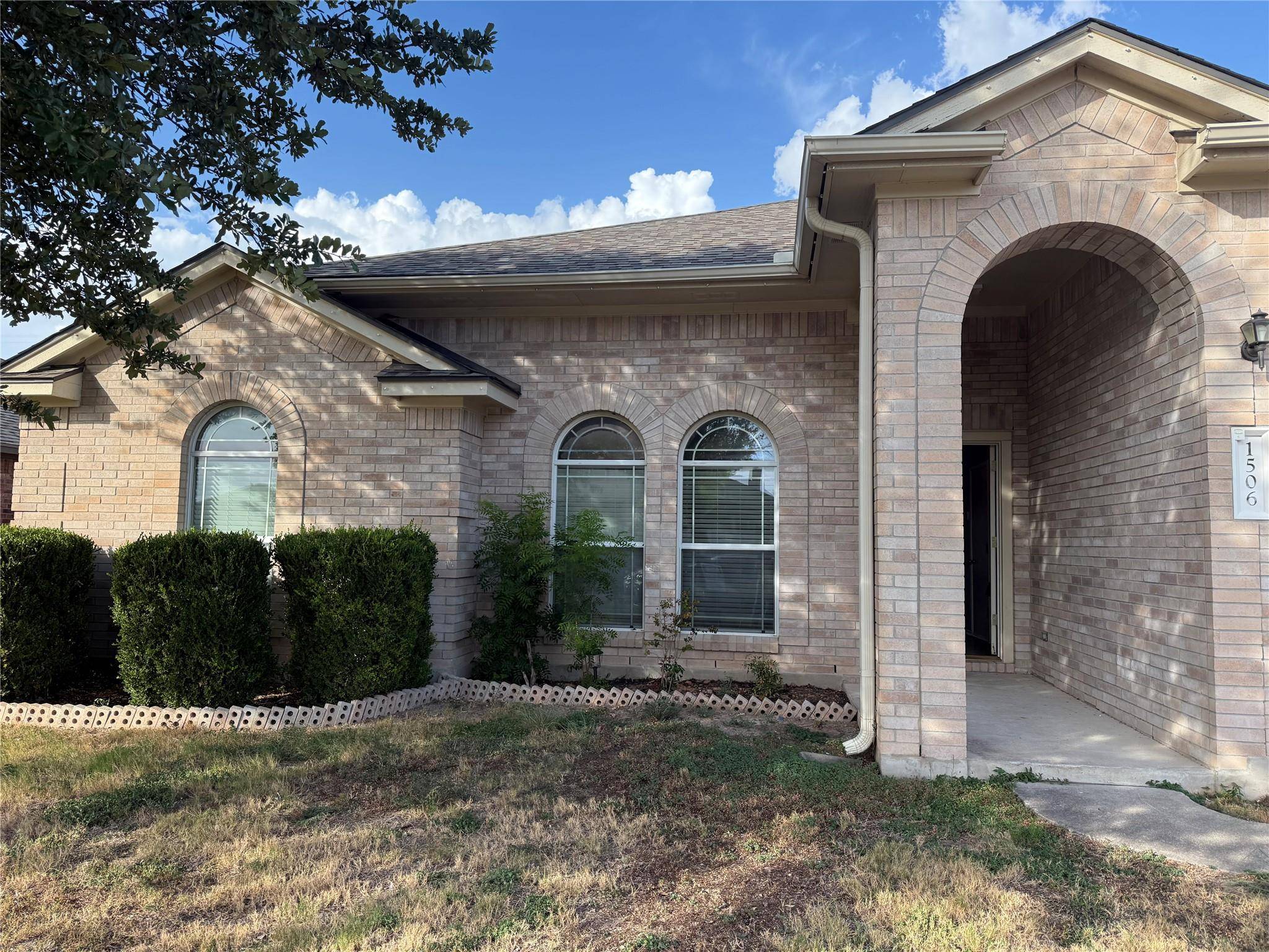 1506 Cora Marie DR, Pflugerville, TX 78660