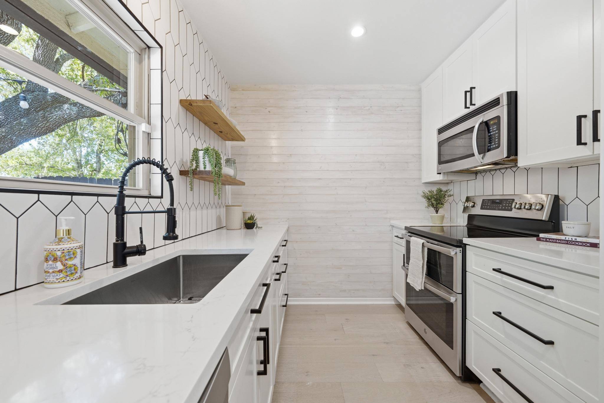 2609 Berkett DR, Austin, TX 78745