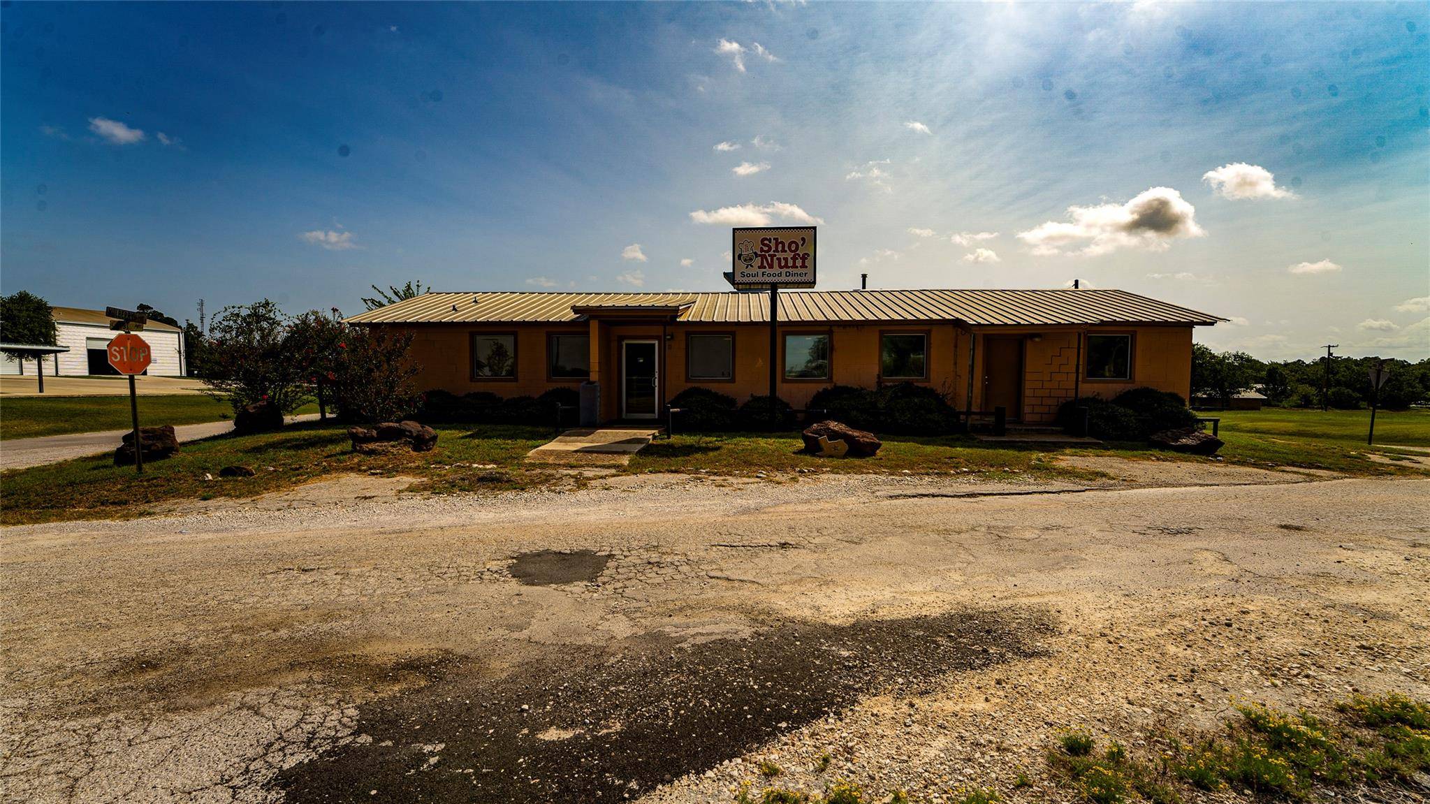 109 E 2nd ST, Rockdale, TX 76567