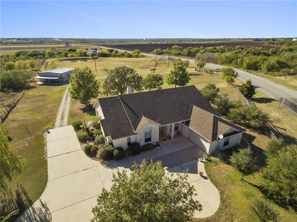 2608 E Walnut ST, Taylor, TX 76574