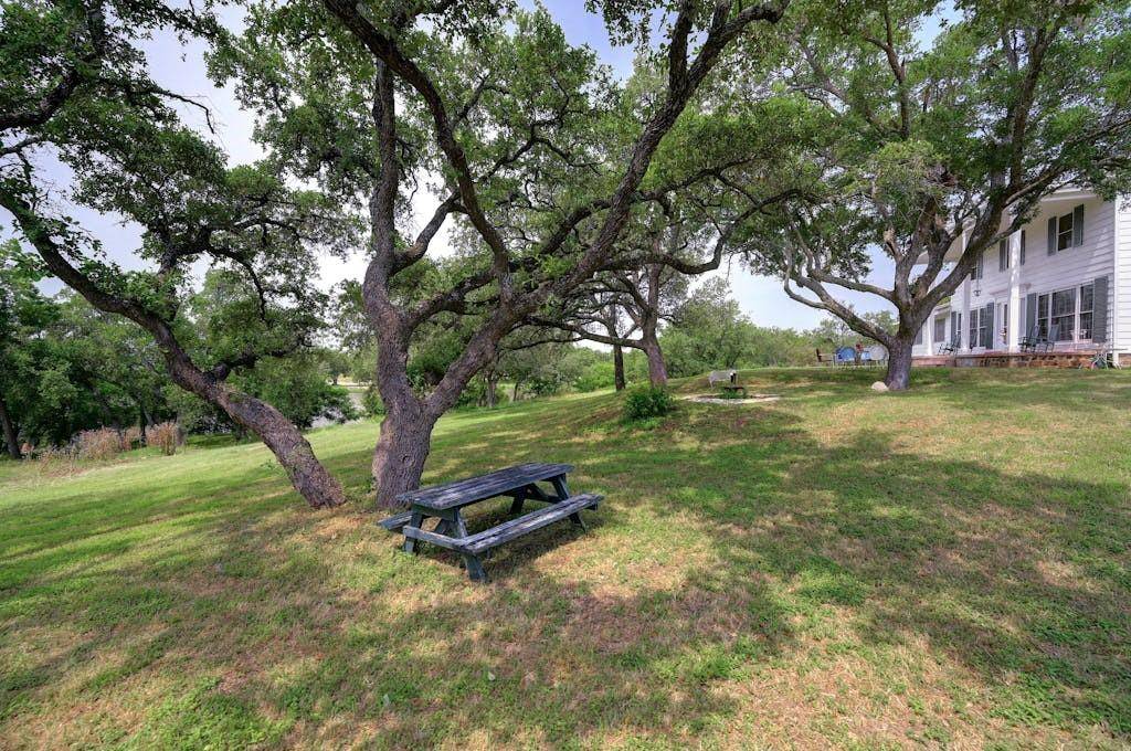 119 River PL, Johnson City, TX 78636