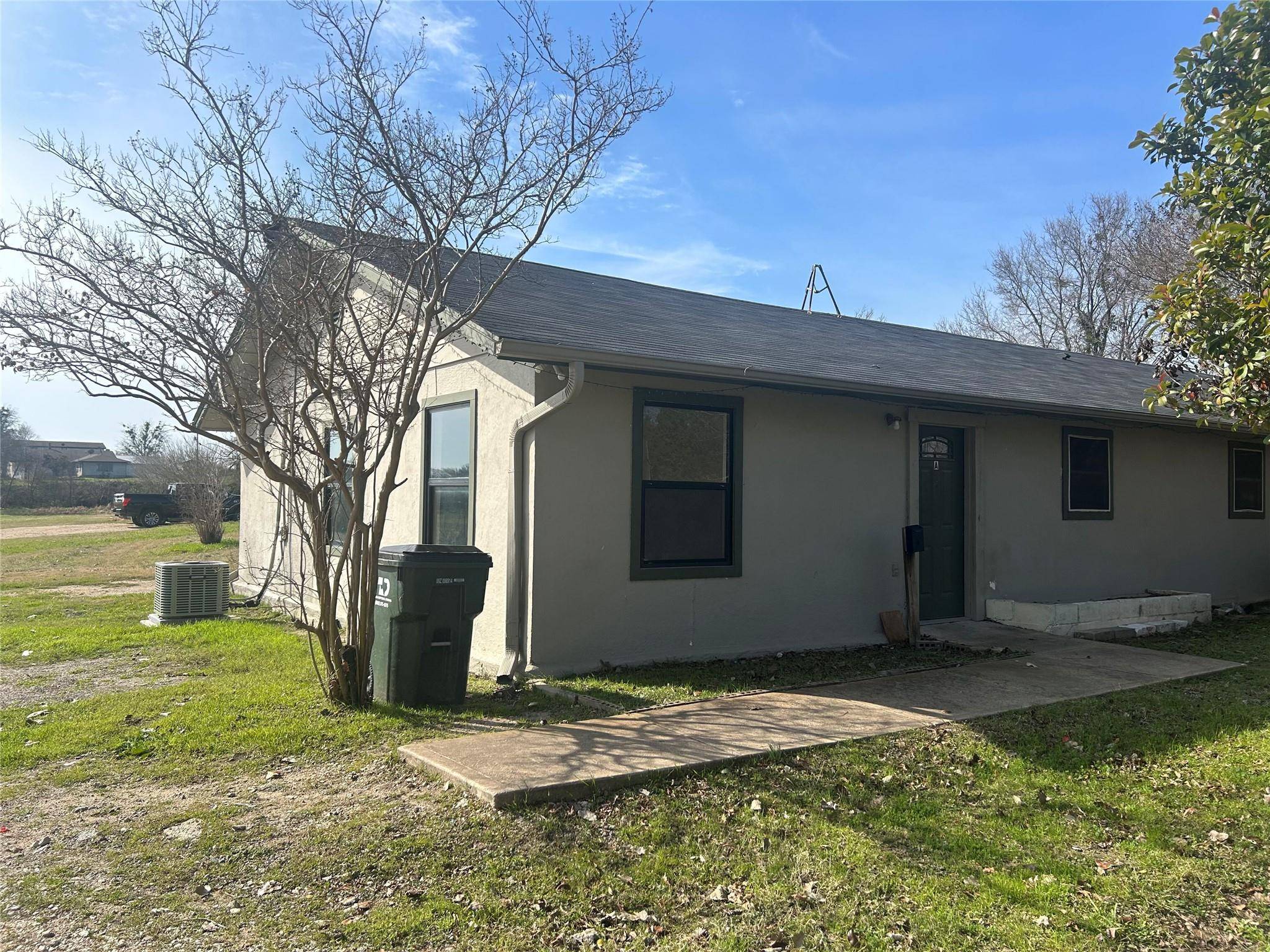 4806 Navarro Creek RD #A, Del Valle, TX 78617