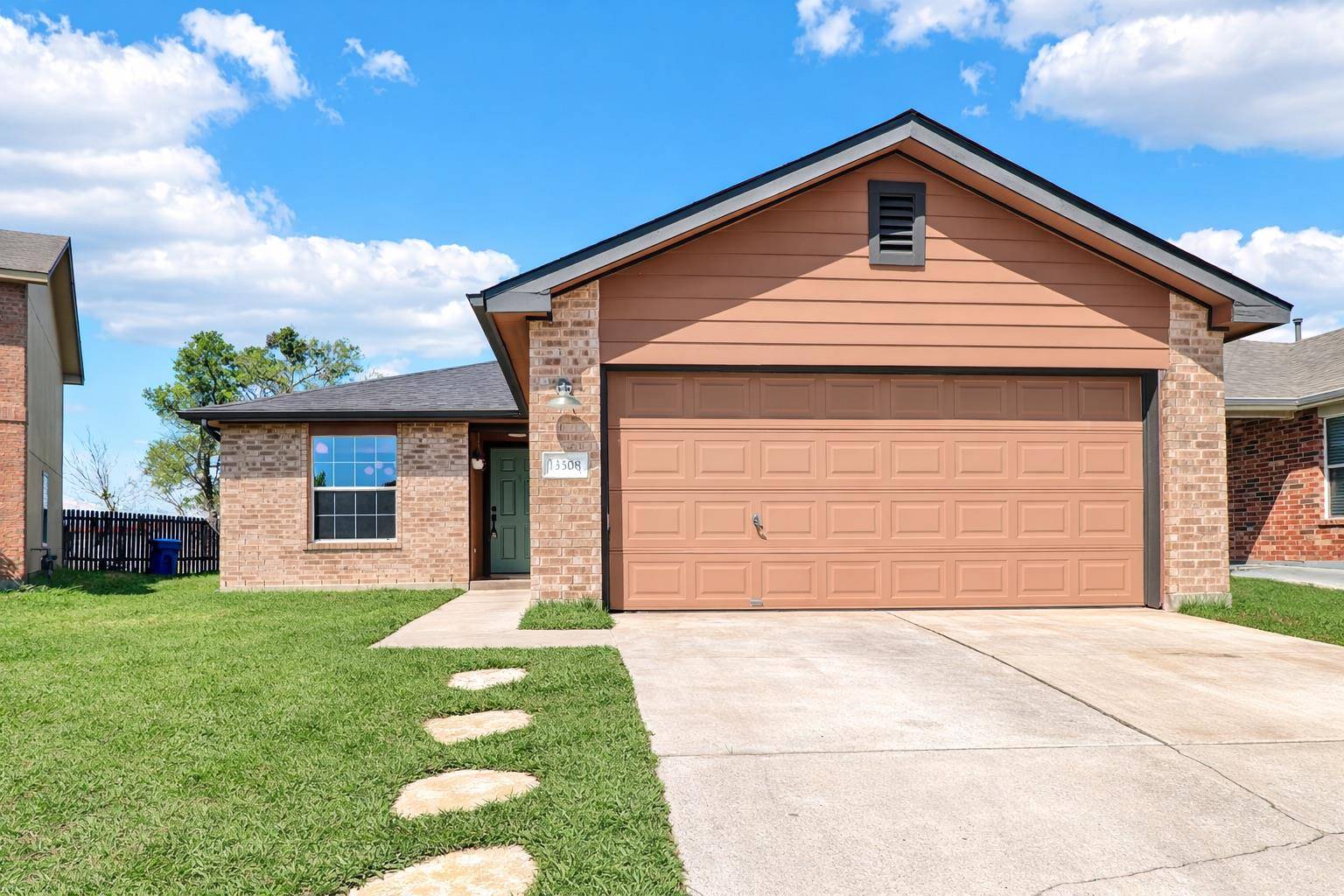 13508 Sierra Wind LN, Elgin, TX 78621