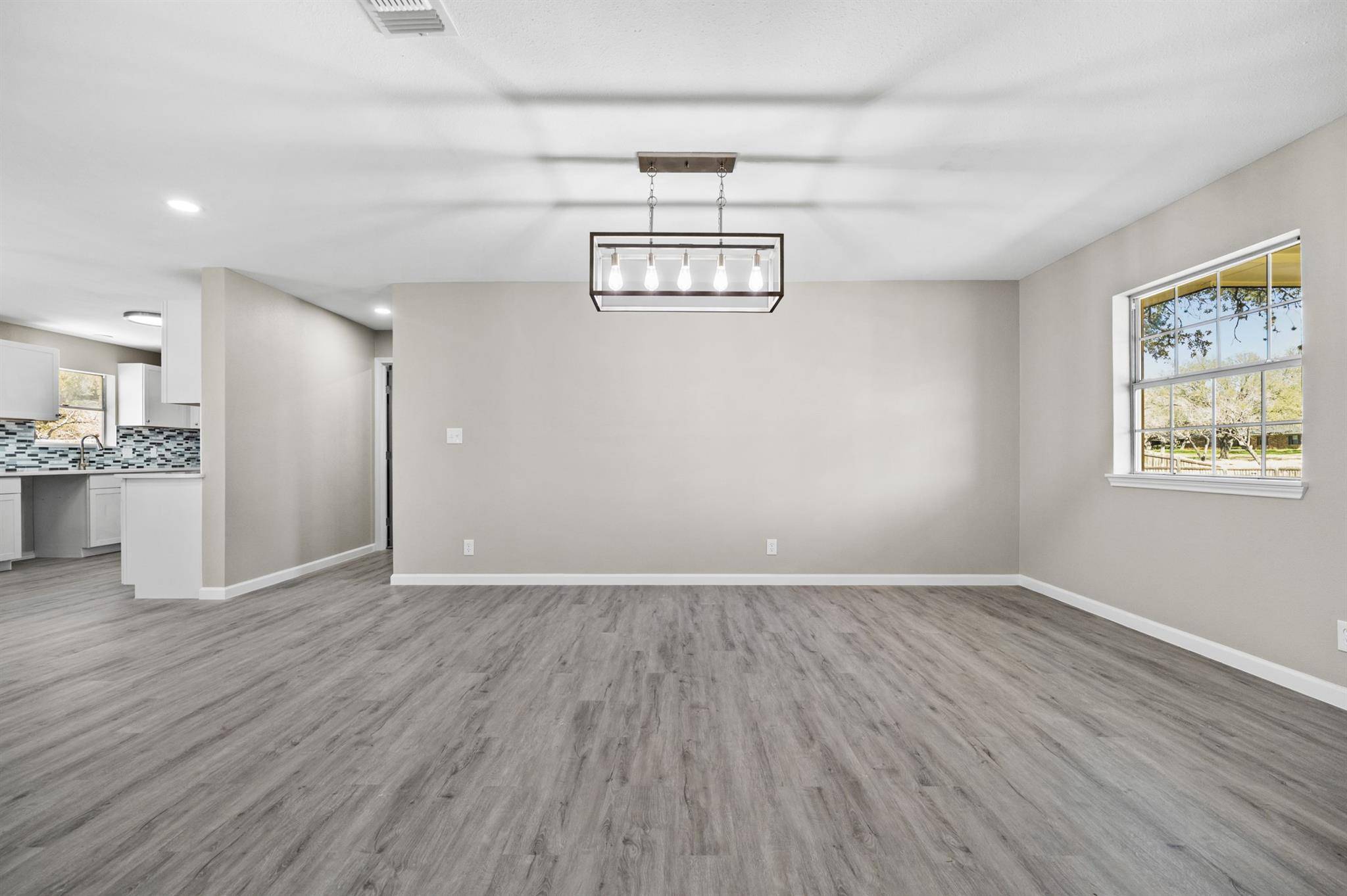 113 Crestline DR, Pleasanton, TX 78064